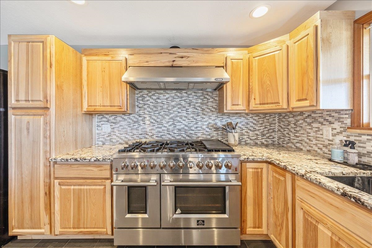 3614 Creek Road Property Photo 17