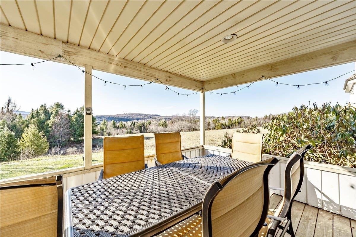 3614 Creek Road Property Photo 28