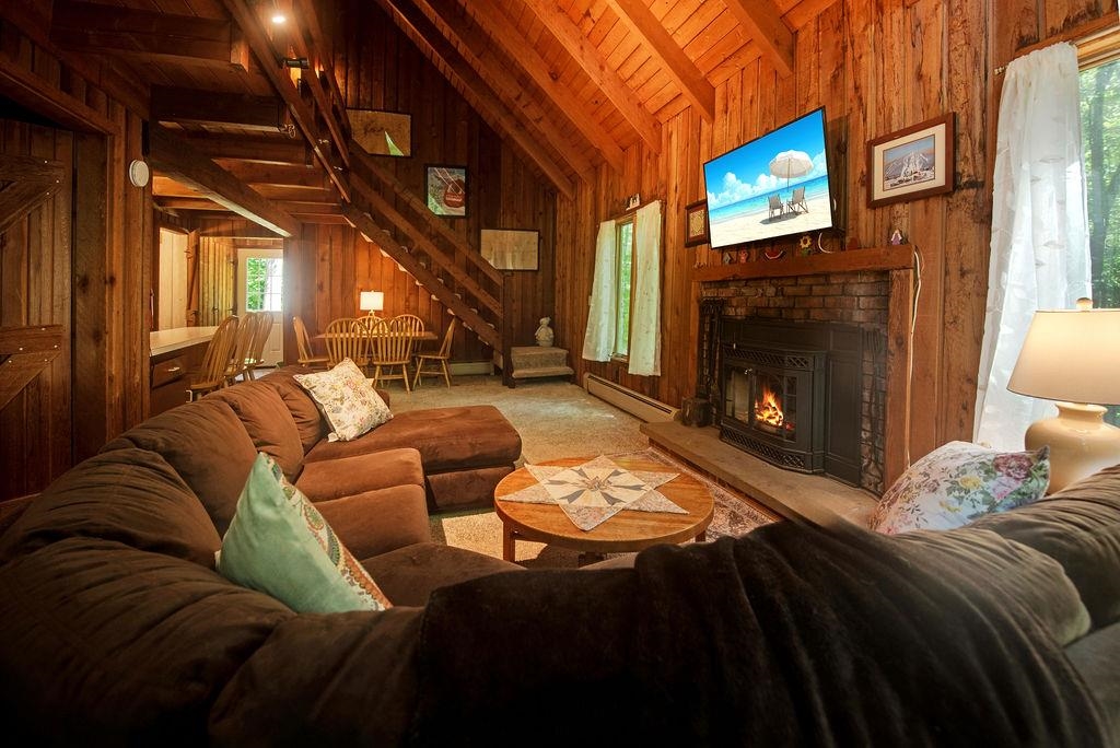 1 Frog Hollow Property Photo 11