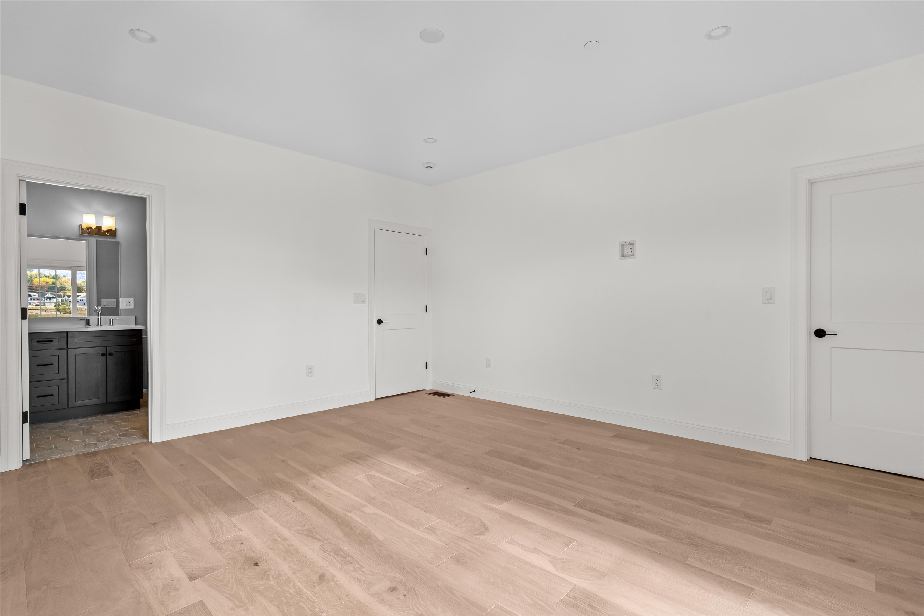 8 Benjamin Lane Property Photo 16