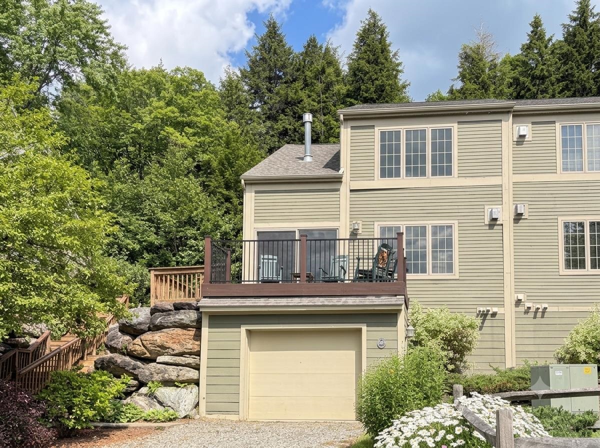 646 Topnotch Drive Property Photo 1