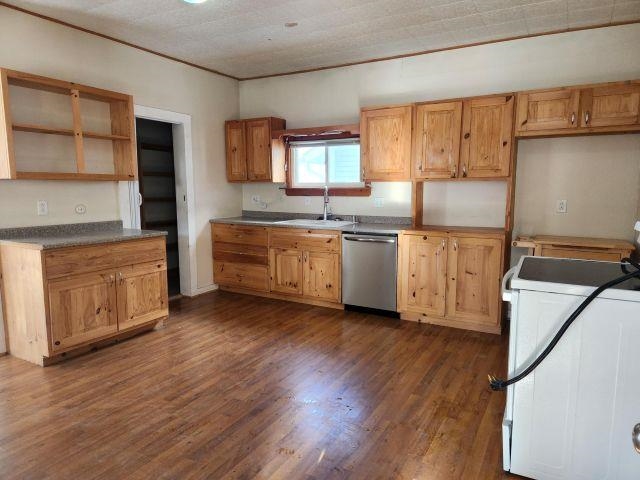 24 Jewel Street Property Photo 5