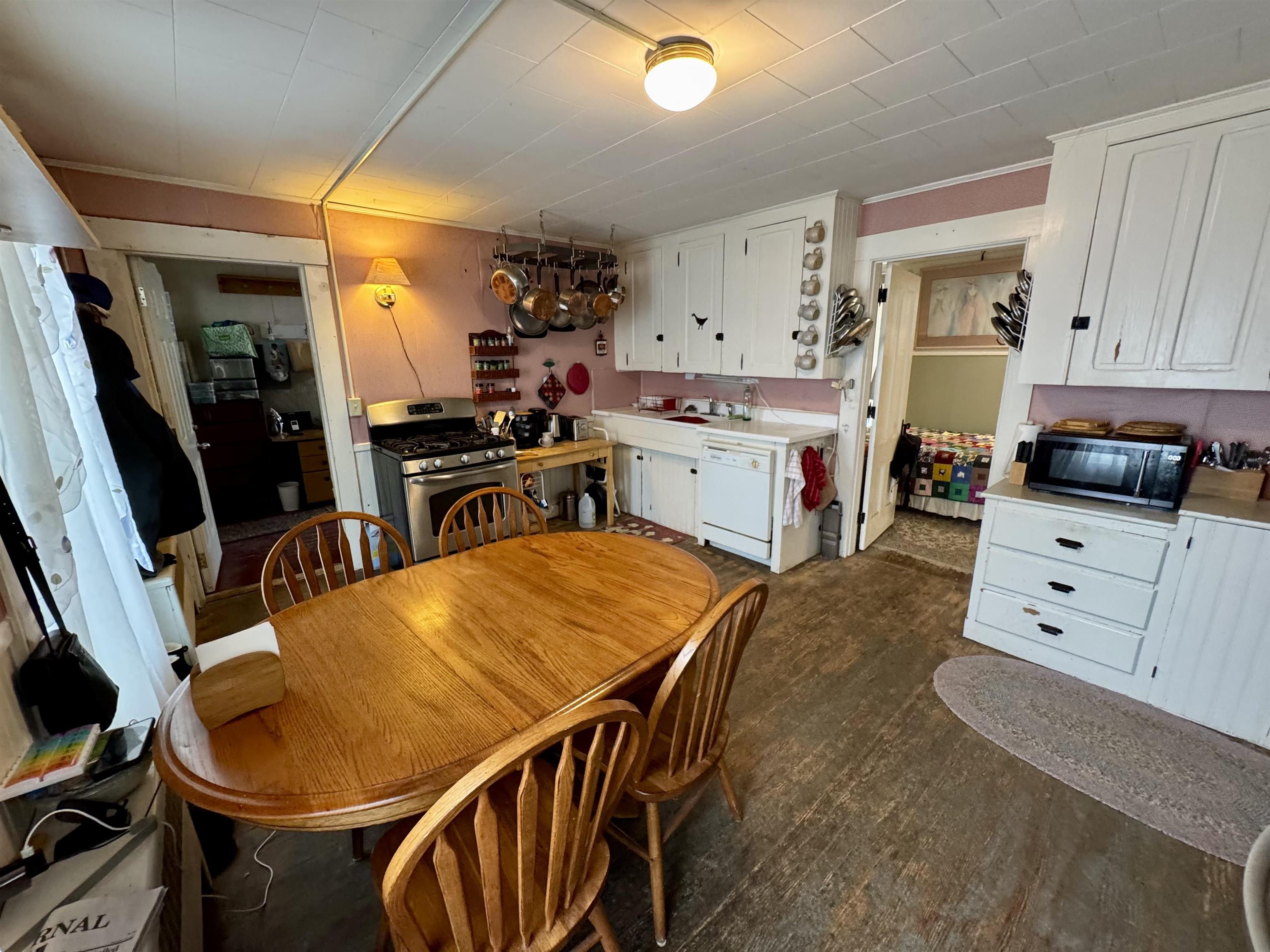 20 Pine Street Property Photo 6