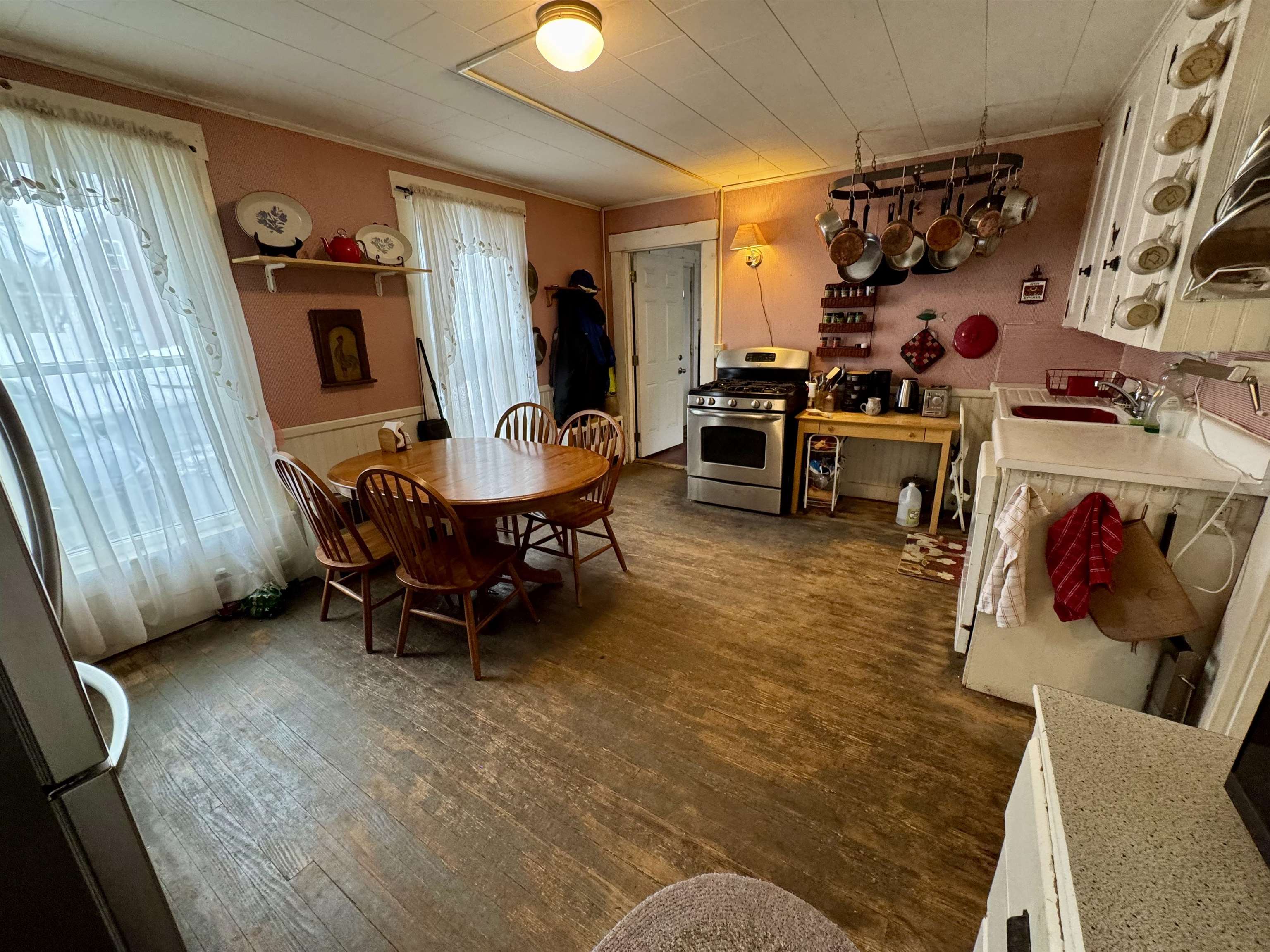 20 Pine Street Property Photo 7