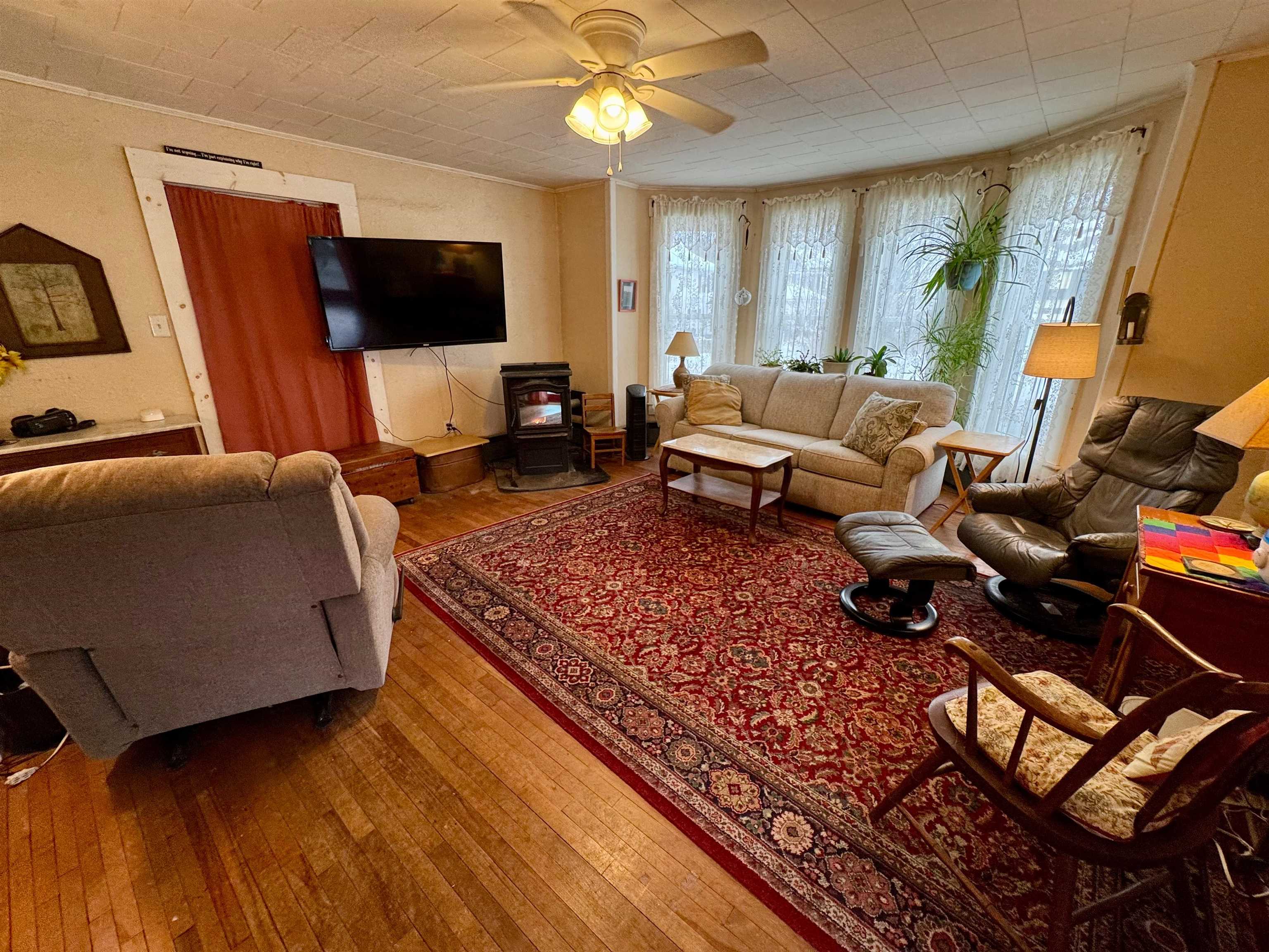 20 Pine Street Property Photo 14