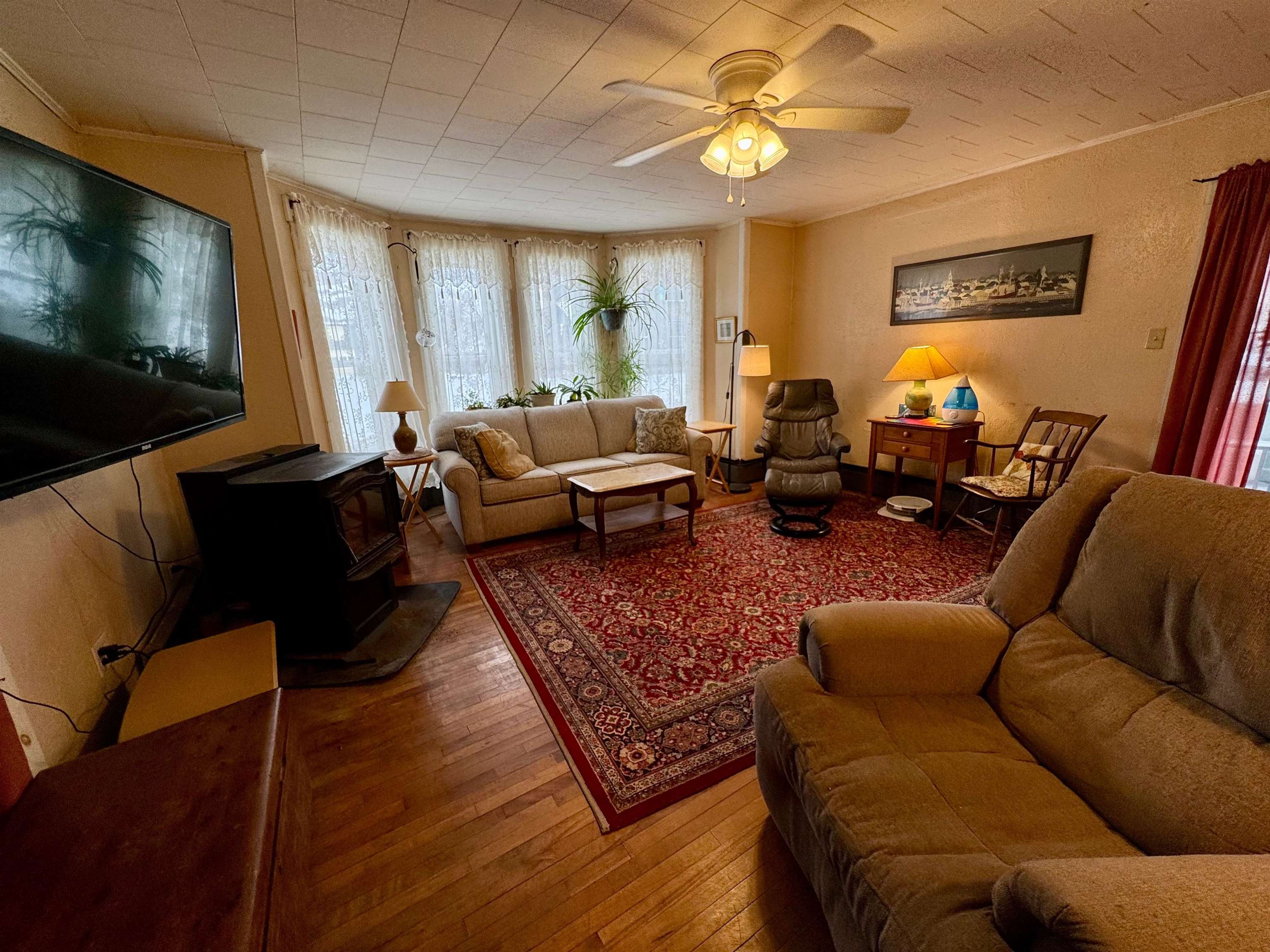 20 Pine Street Property Photo 16