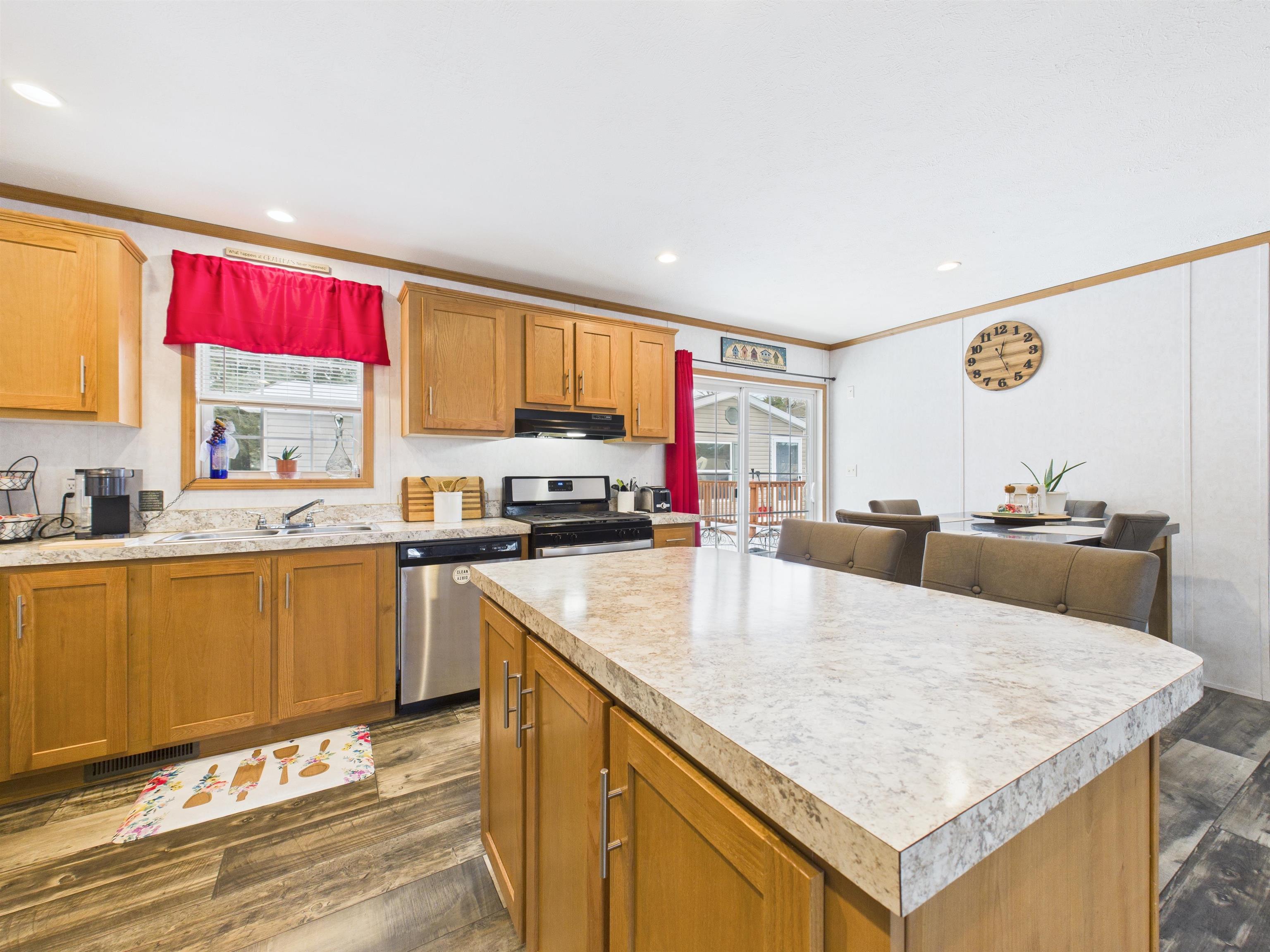67 Oriole Avenue Property Photo 8