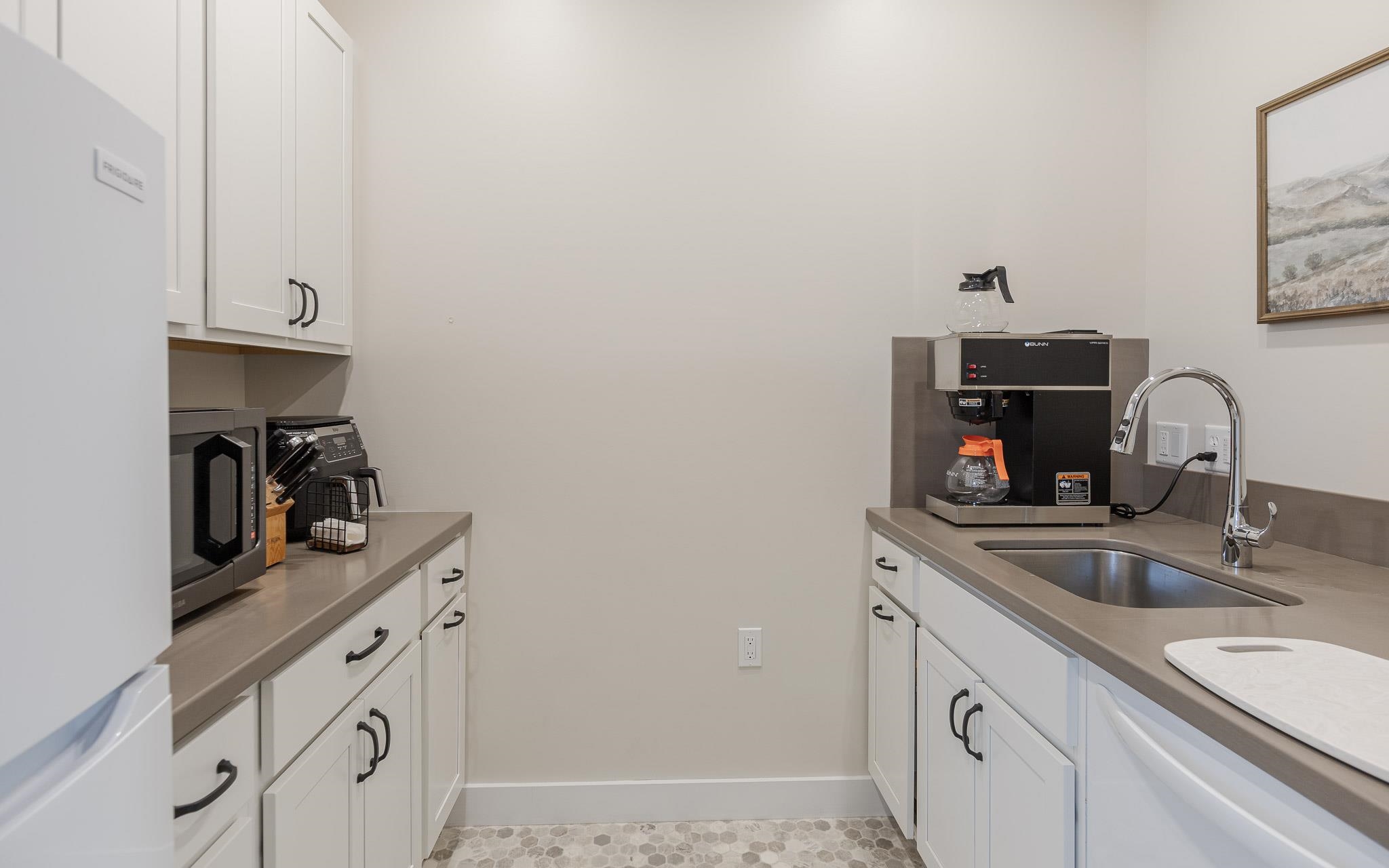 60 Dearborn Circle Property Photo 20