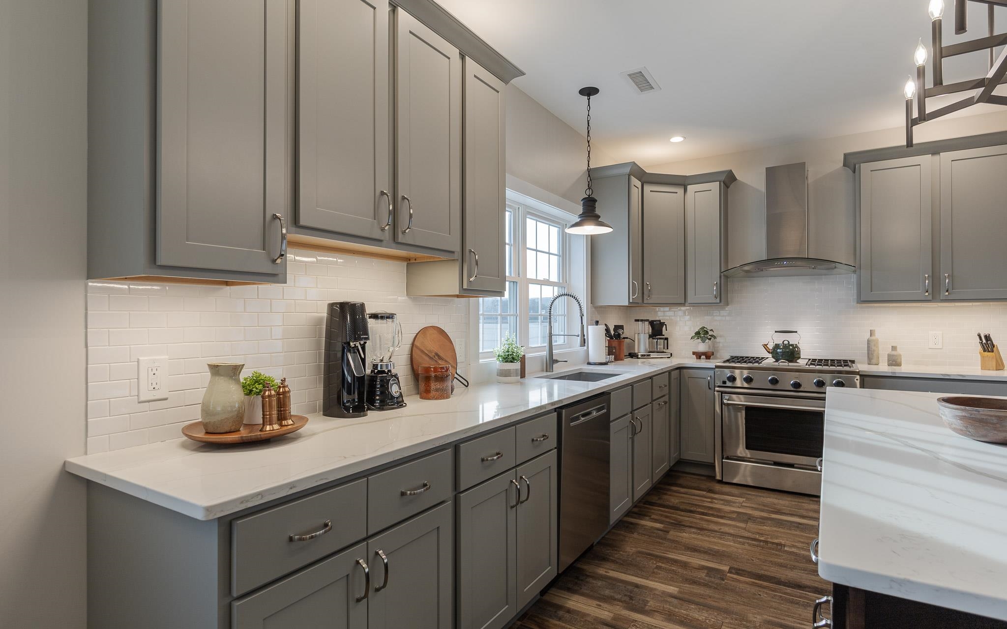 60 Dearborn Circle Property Photo 23