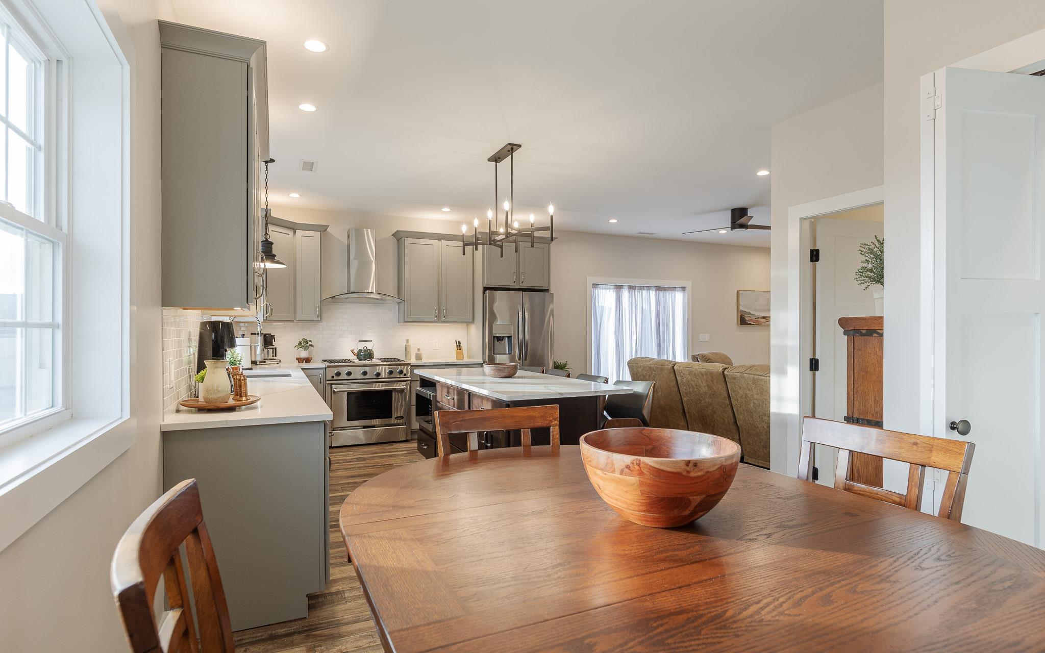 60 Dearborn Circle Property Photo 28