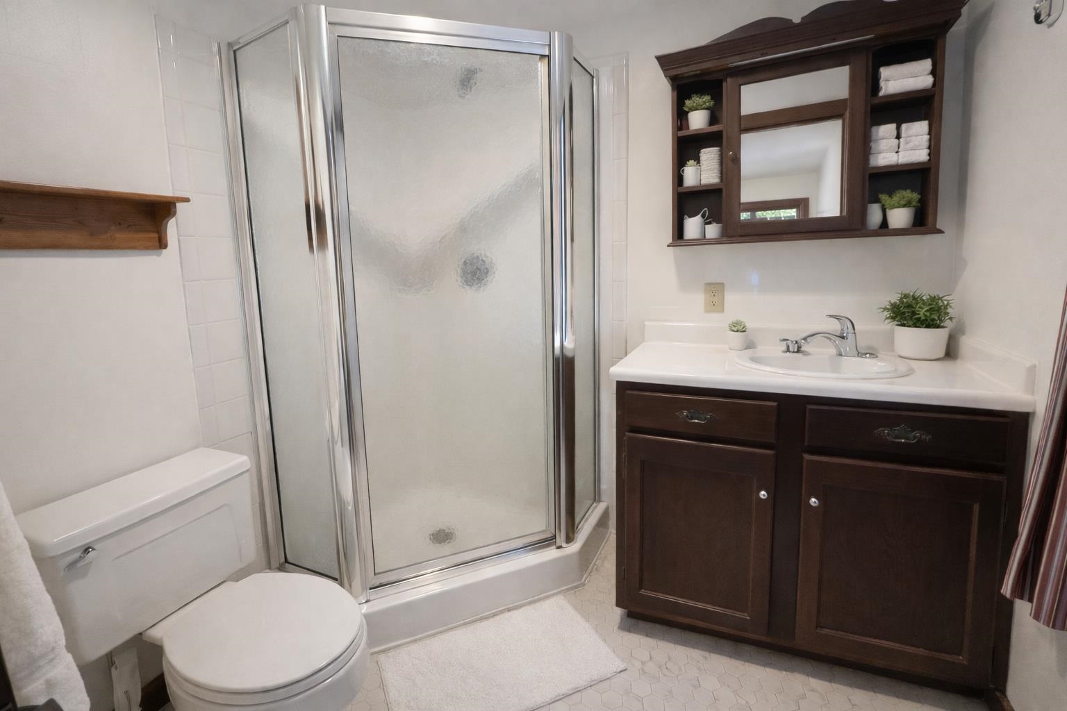 846 Weeks Hill Road Property Photo 28