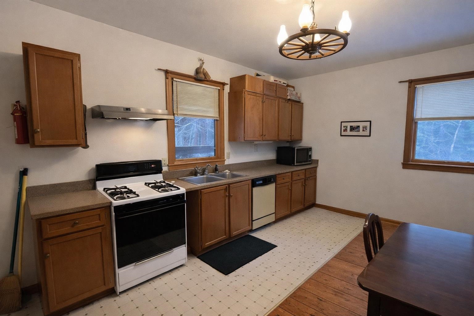 846 Weeks Hill Road Property Photo 38