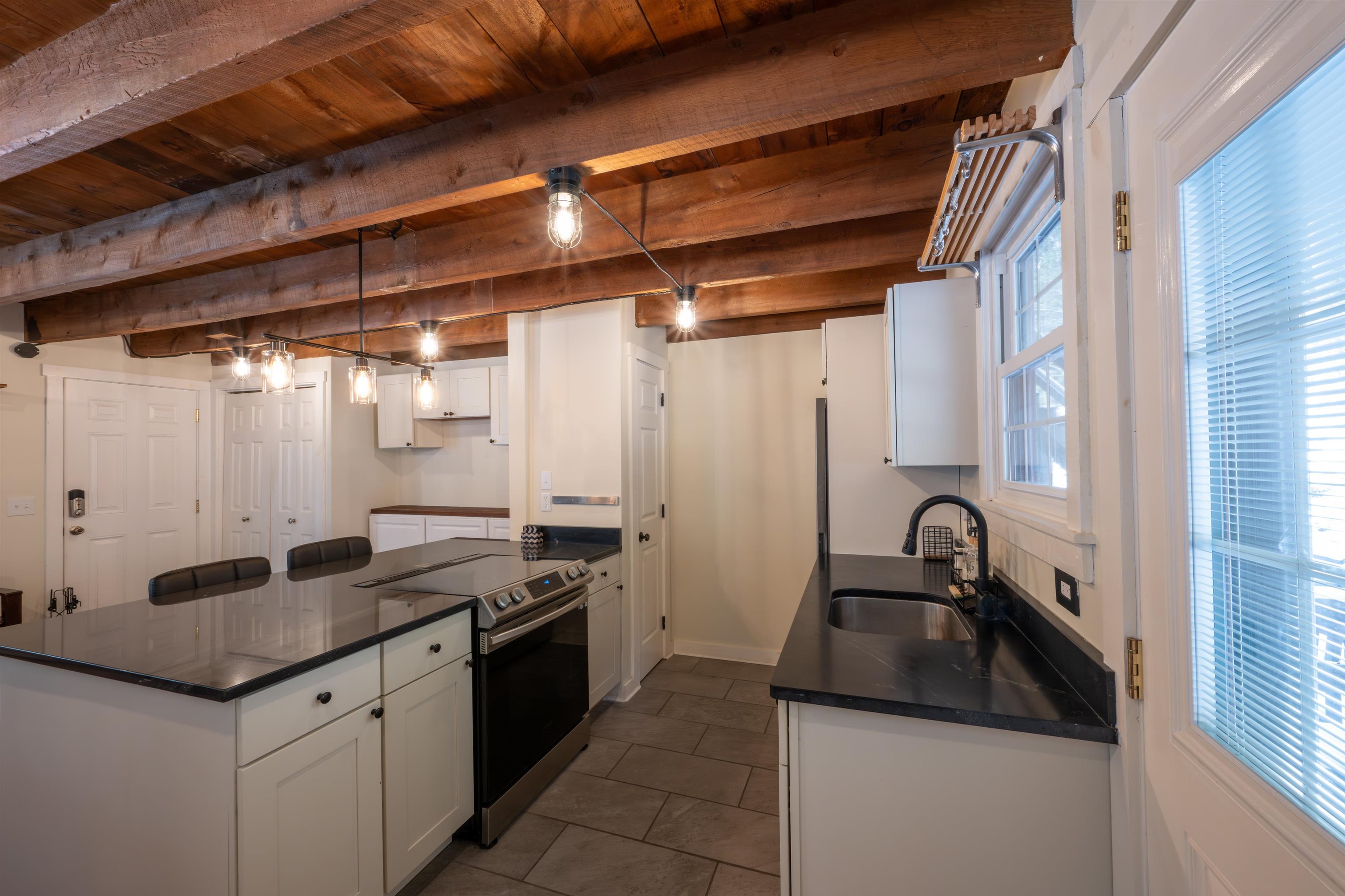 122 Quechee Hollow Lane Property Photo 8