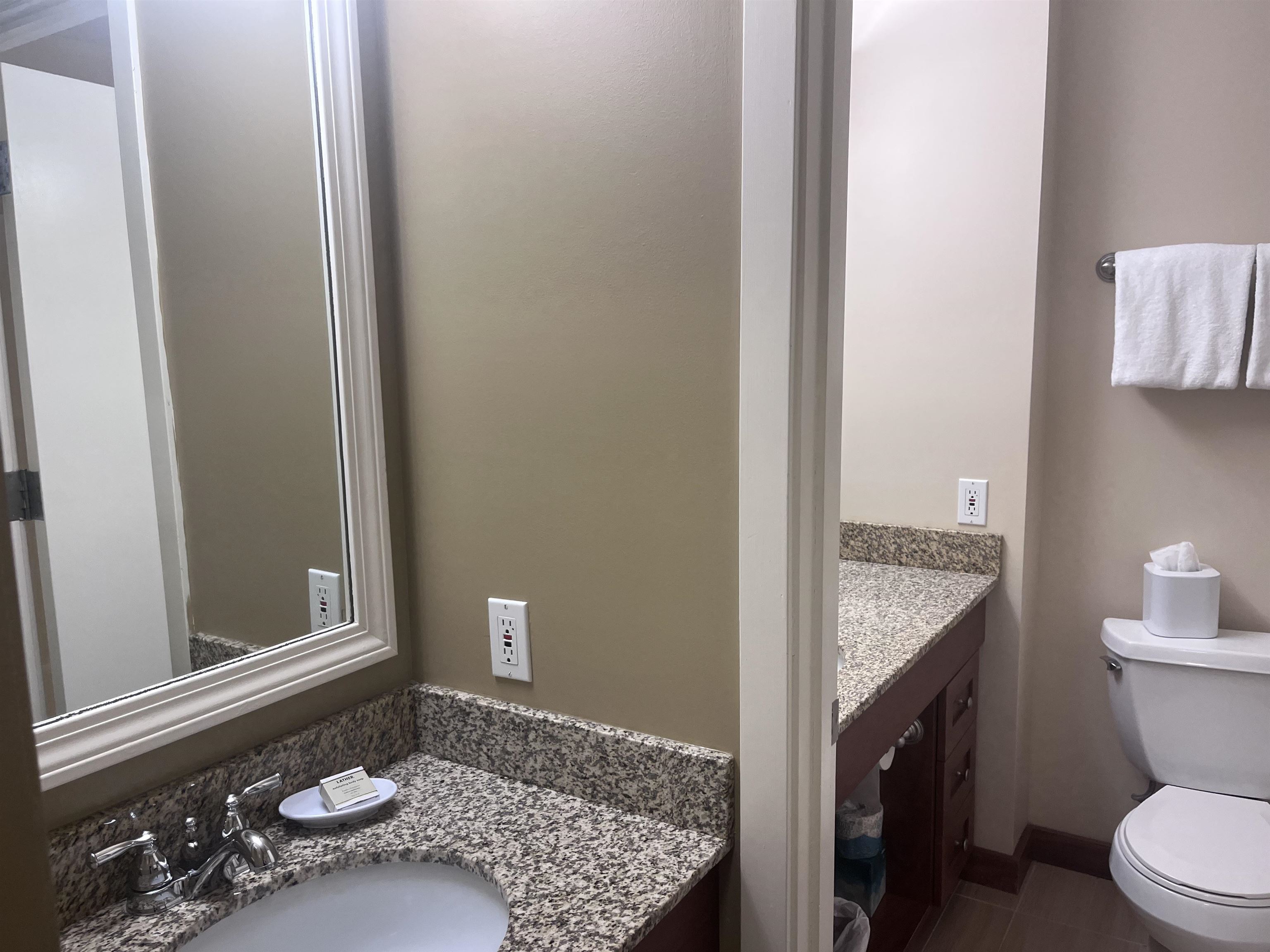 208/210 Qtr2 89 Grand Summit Way Property Photo 8