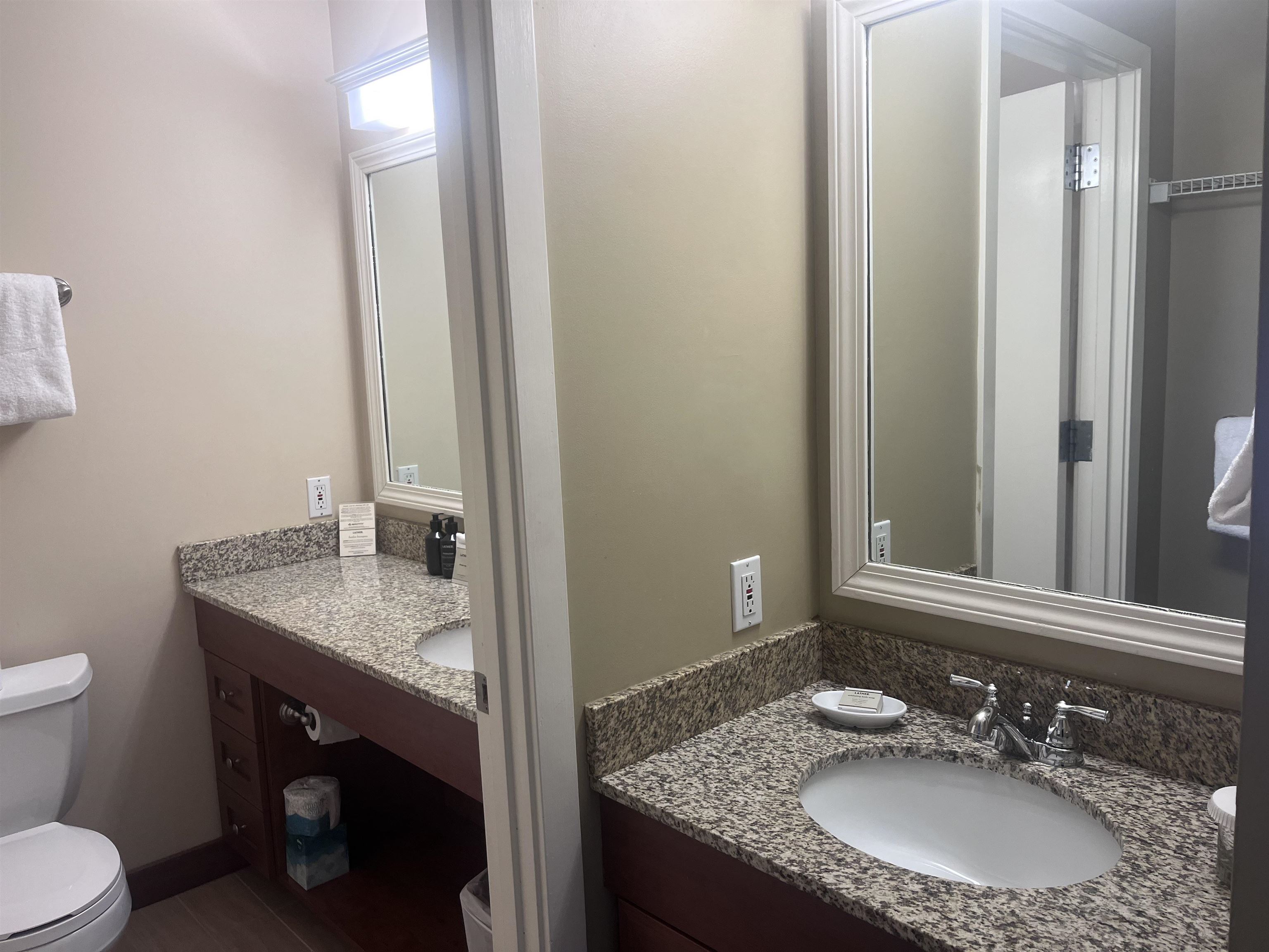 208/210 Qtr2 89 Grand Summit Way Property Photo 14