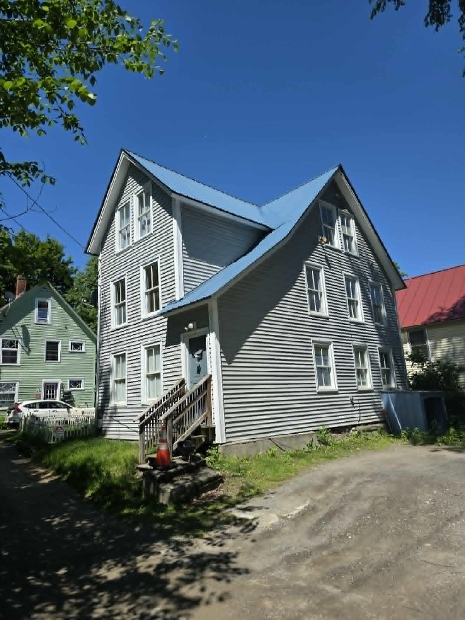 5 Reynolds Drive Property Photo 2
