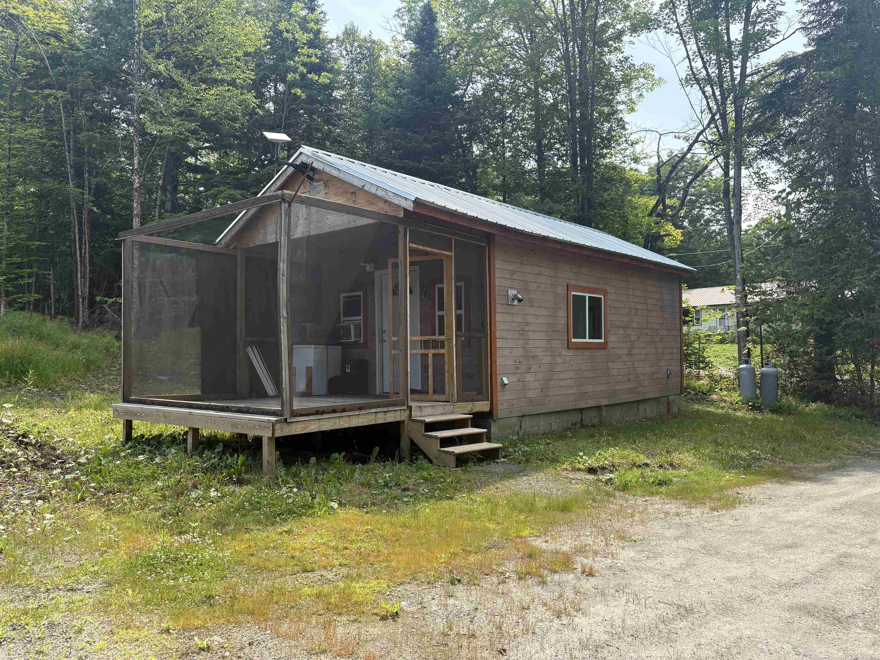 905 Peak Road Property Photo 2