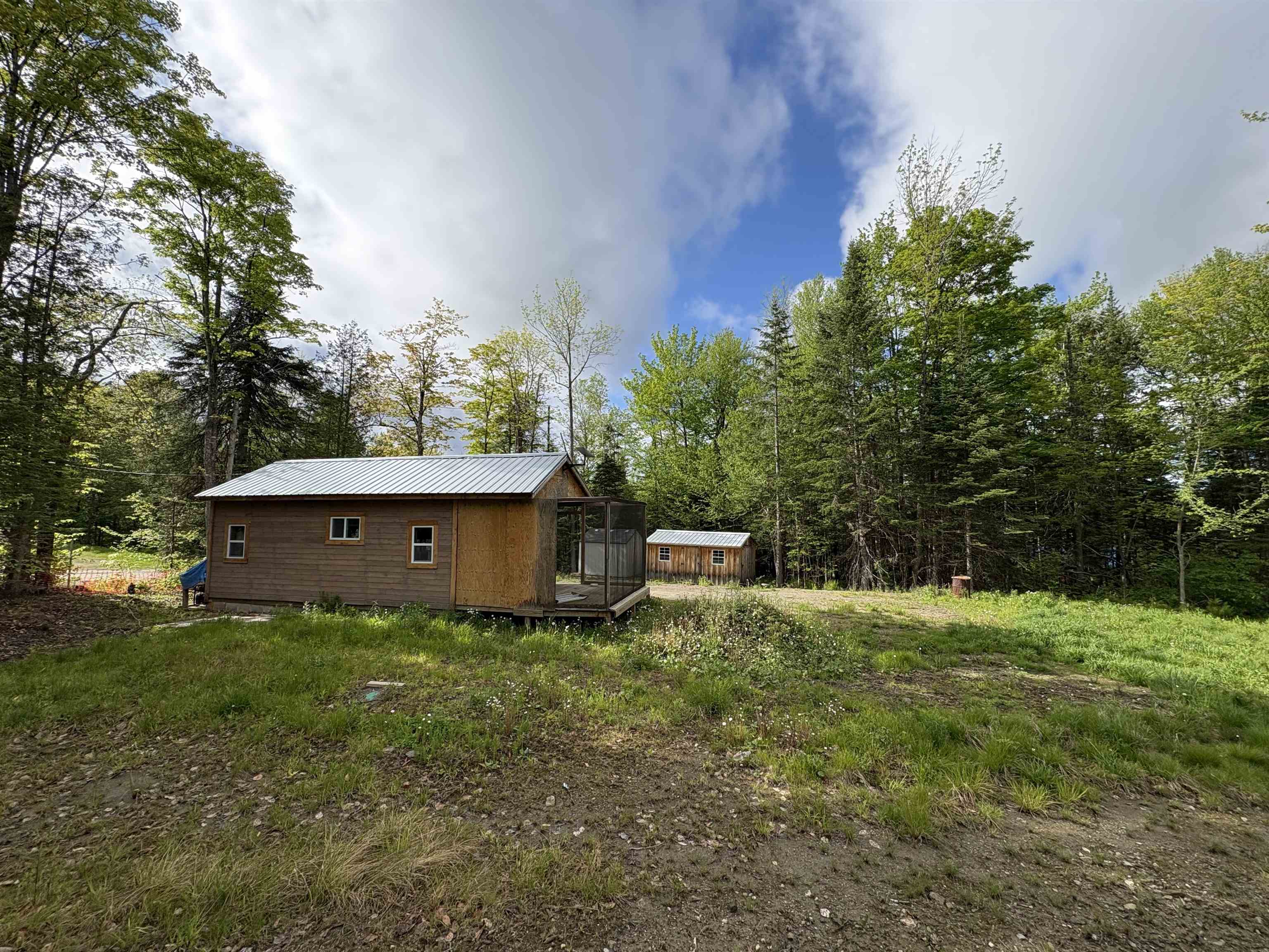 905 Peak Road Property Photo 3