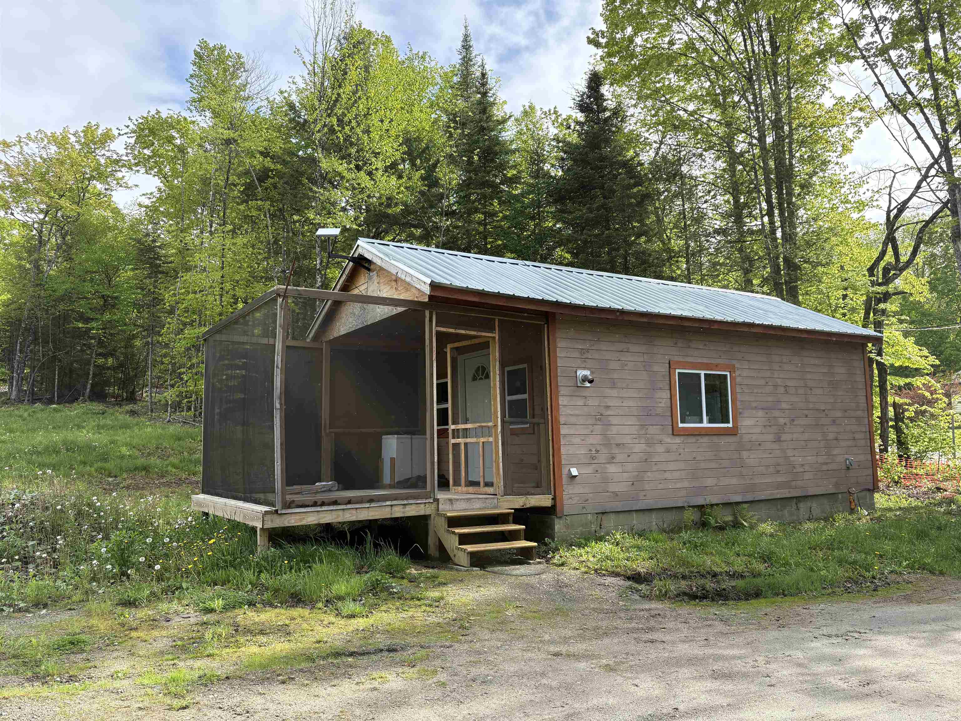 905 Peak Road Property Photo 5