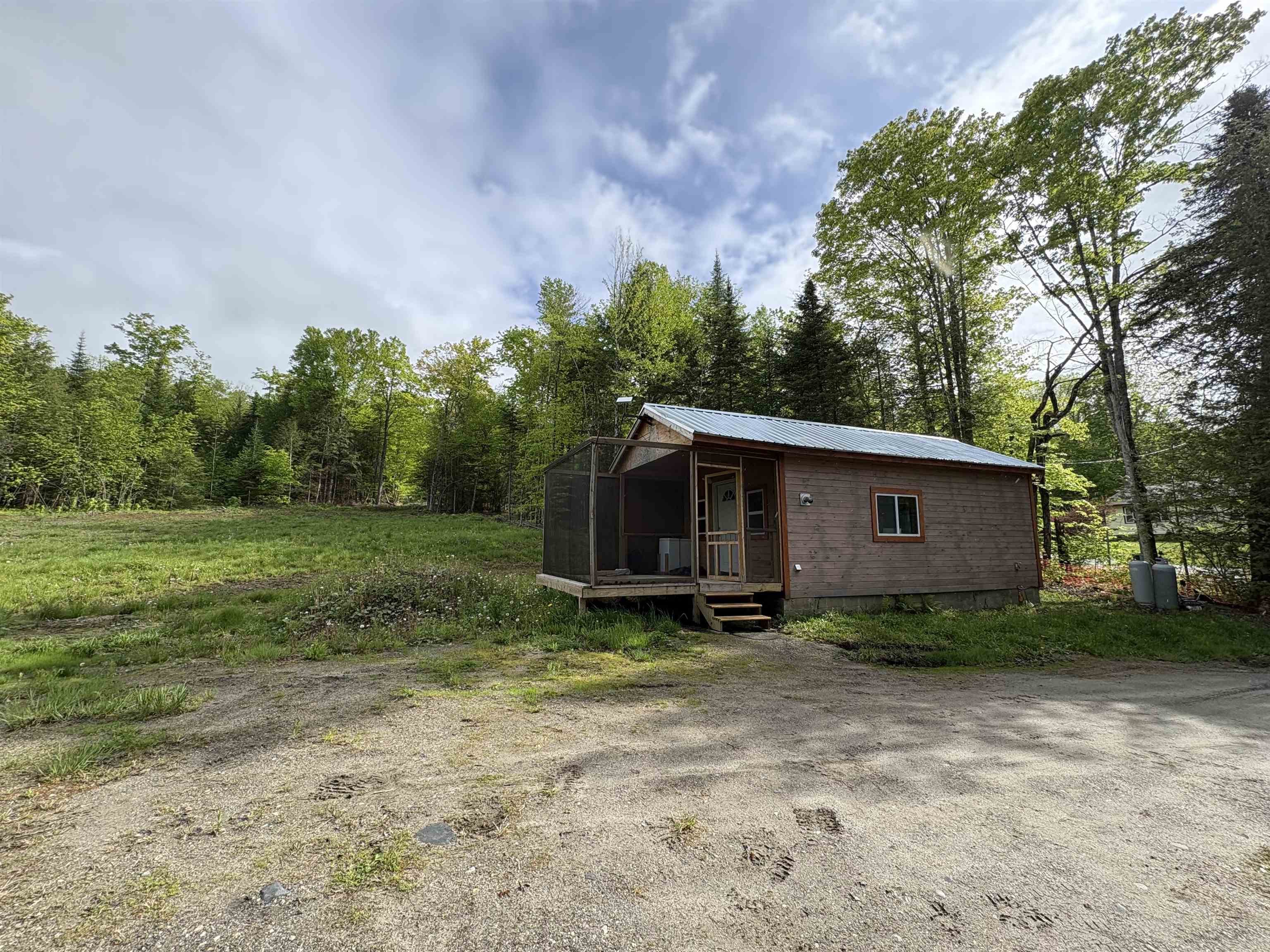 905 Peak Road Property Photo 6