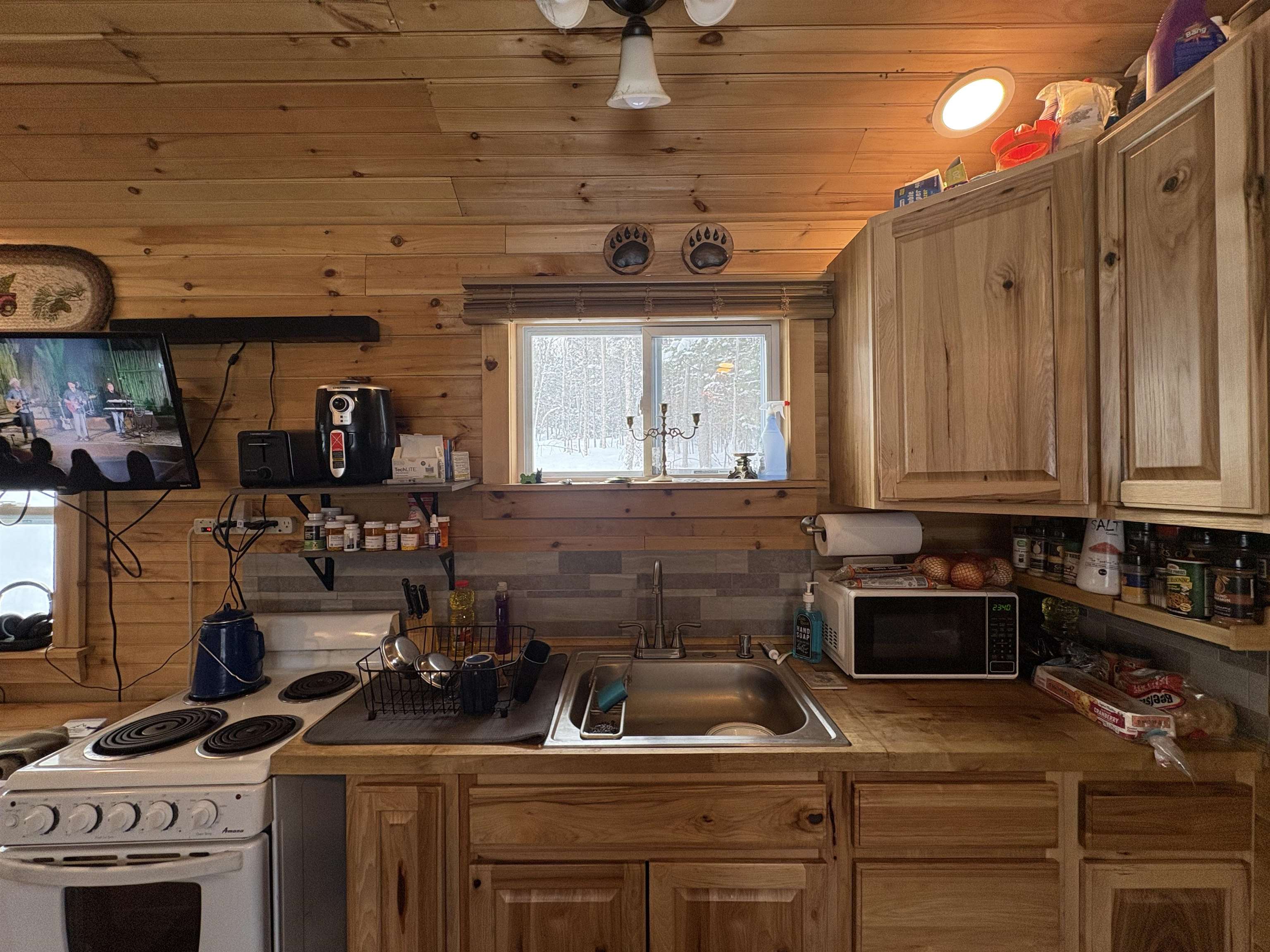 905 Peak Road Property Photo 10