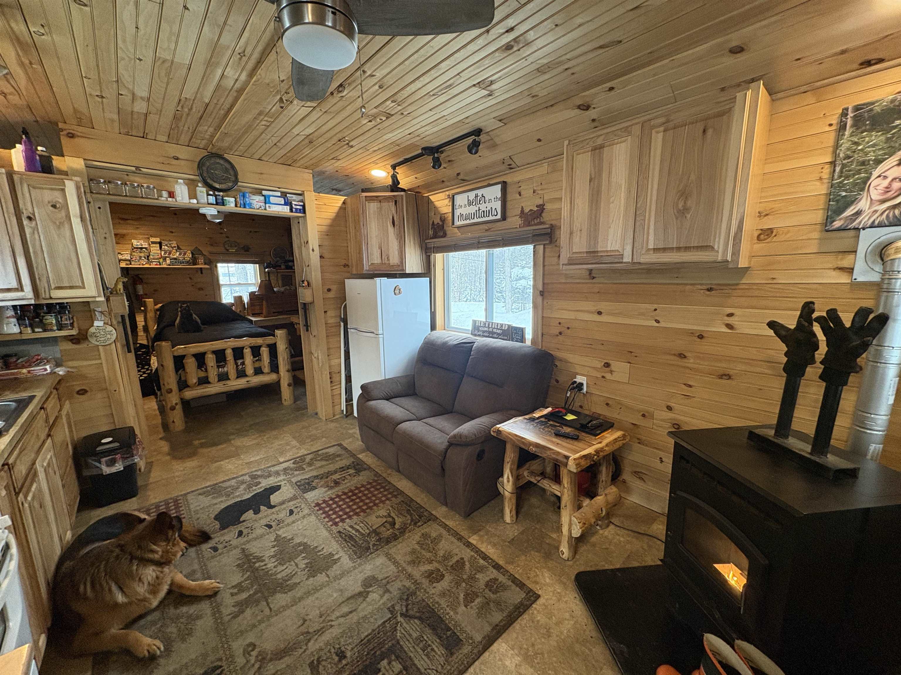 905 Peak Road Property Photo 12