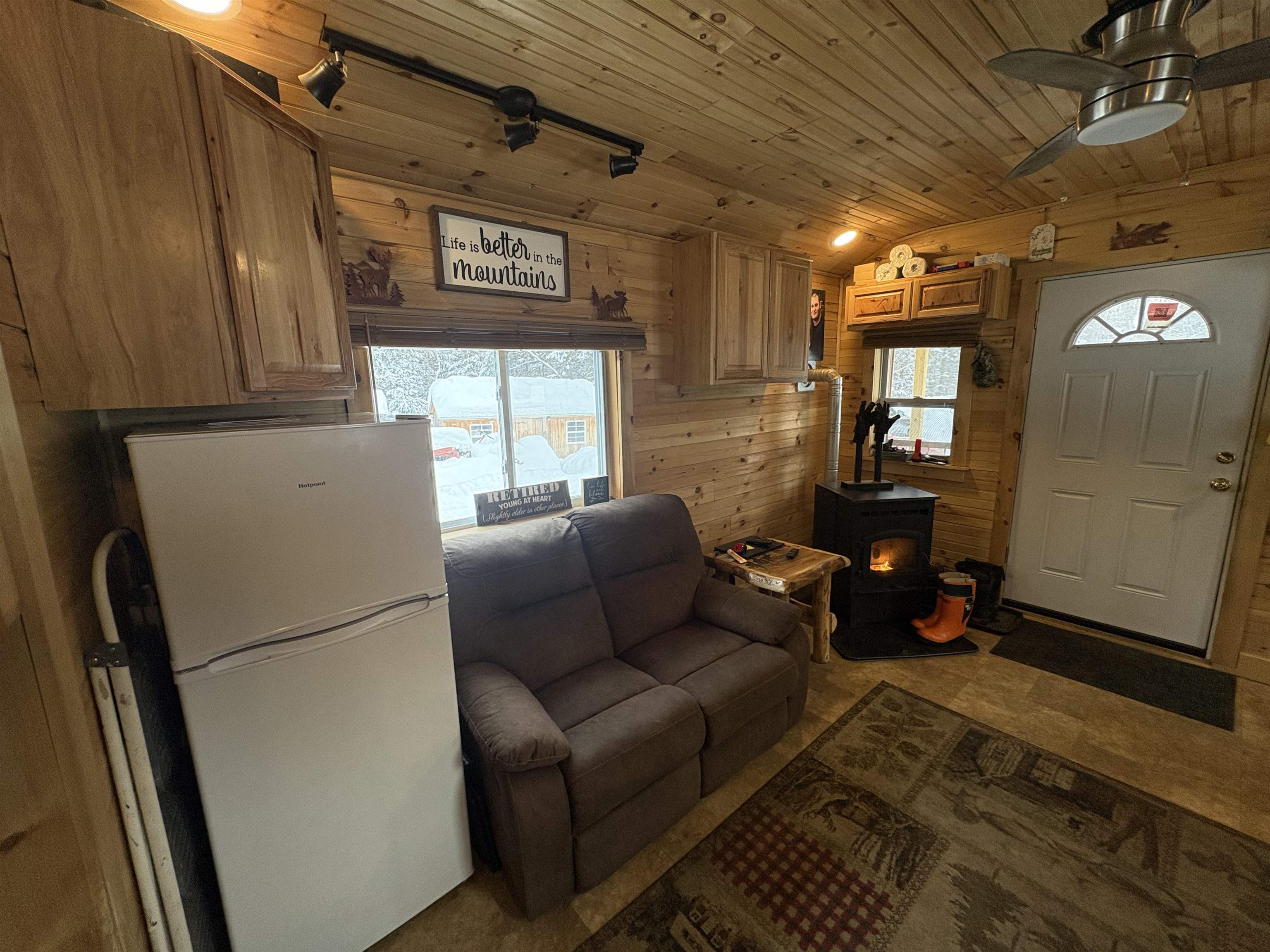 905 Peak Road Property Photo 13