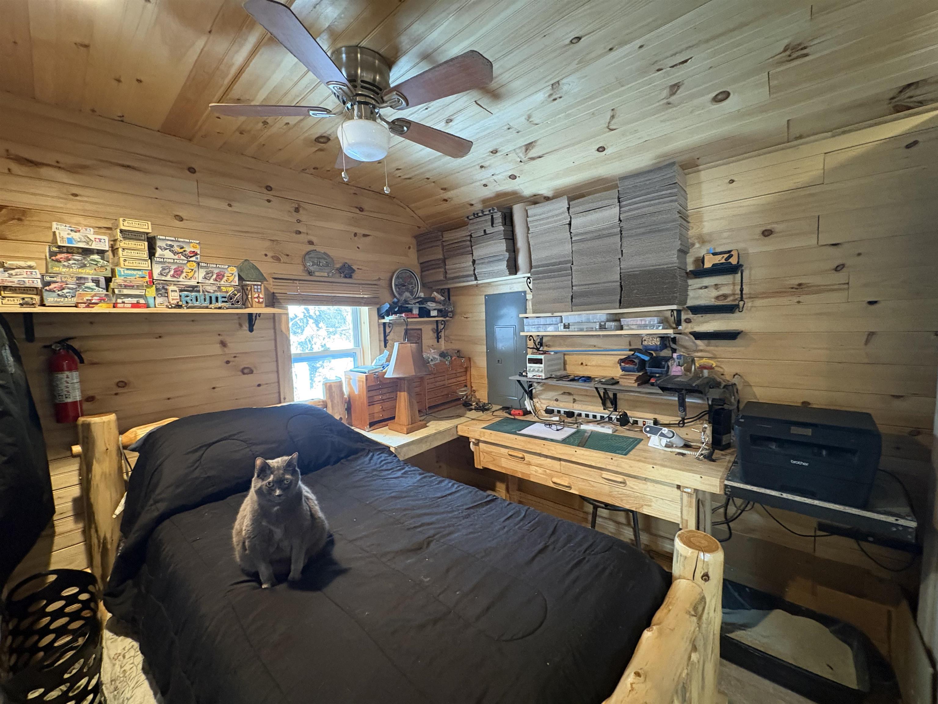 905 Peak Road Property Photo 14