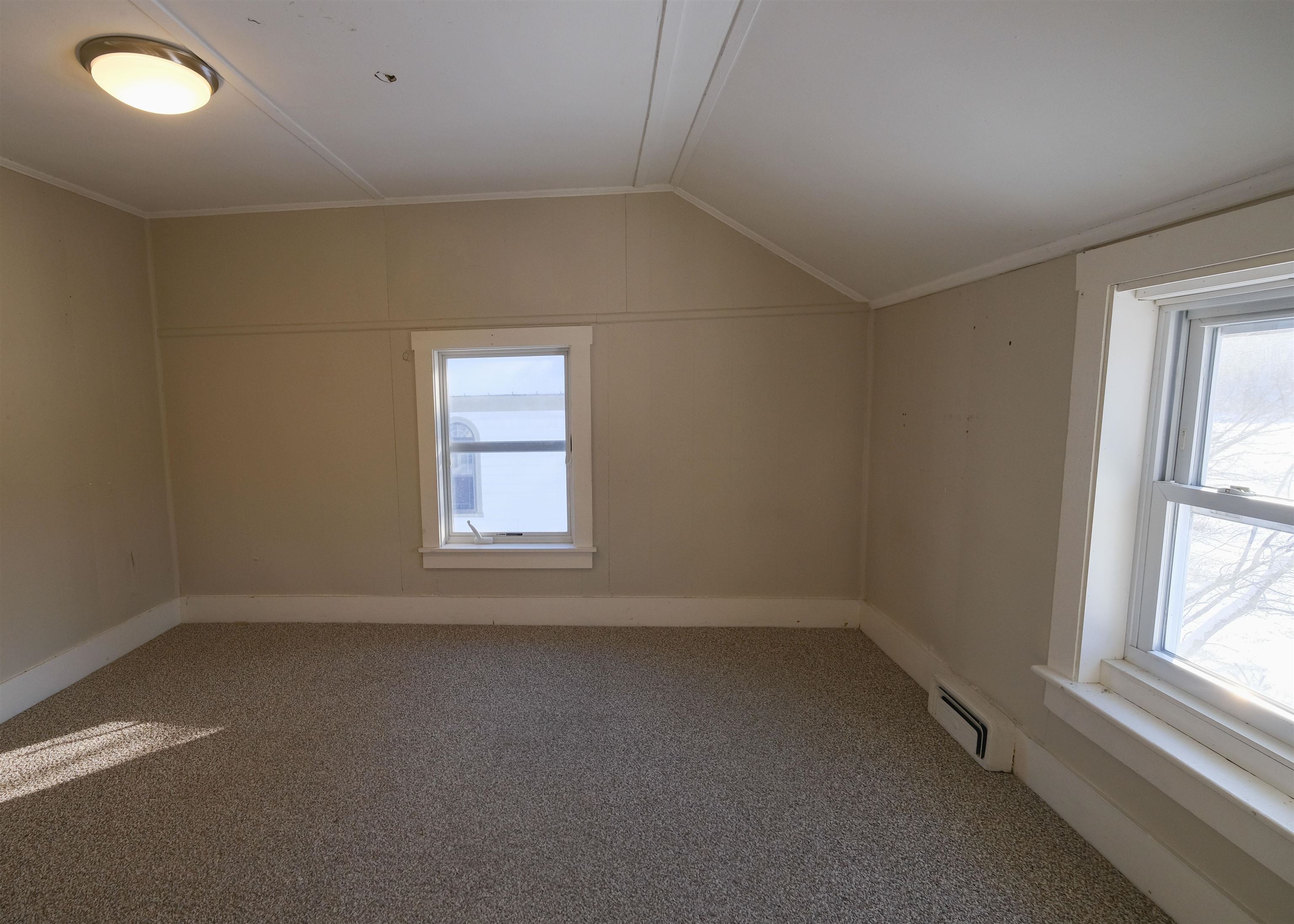 818 Main Street Property Photo 18