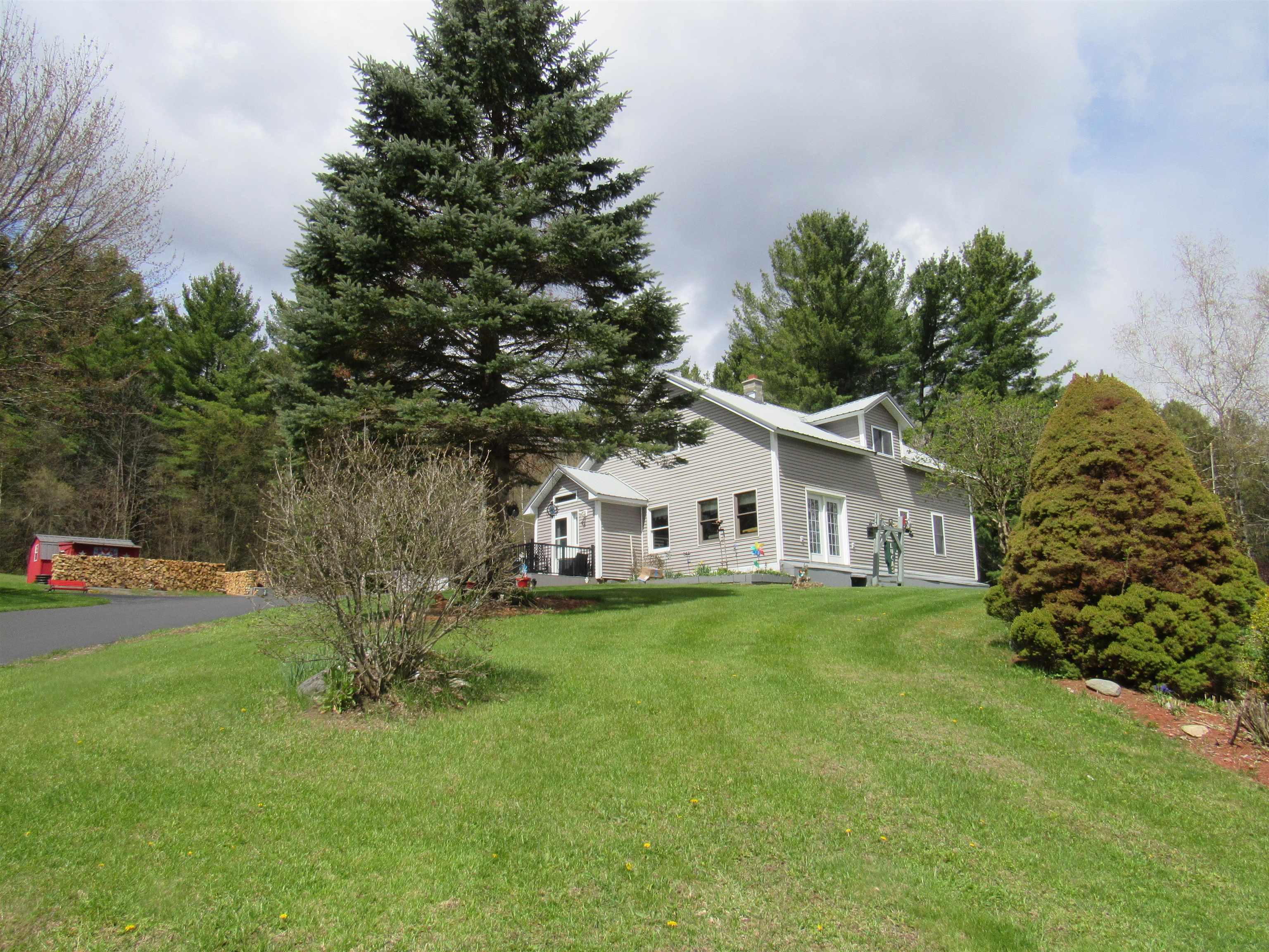 1901 Cross Road Property Photo 4