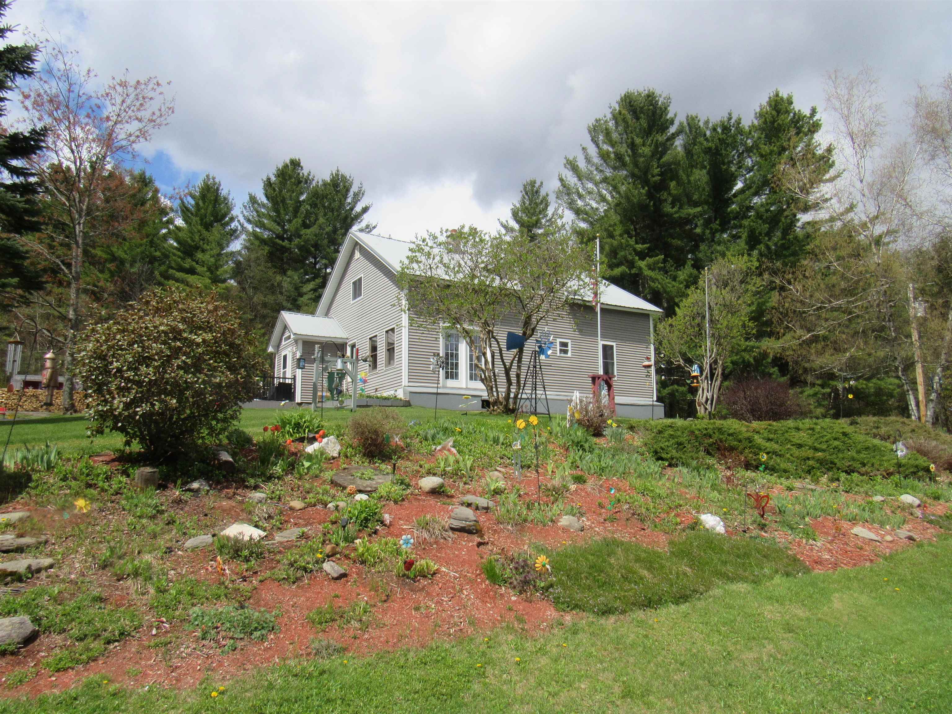 1901 Cross Road Property Photo 5