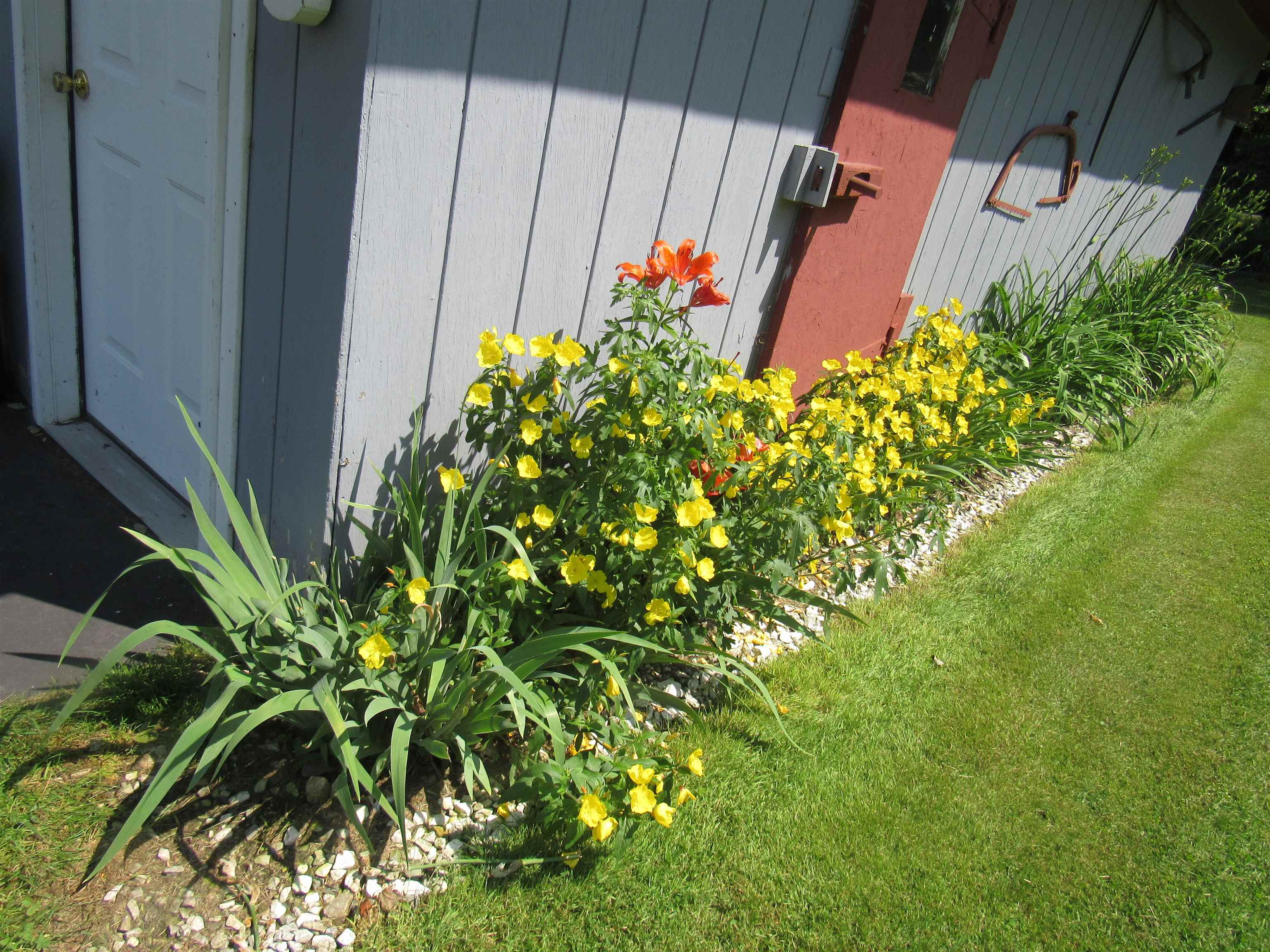 1901 Cross Road Property Photo 8