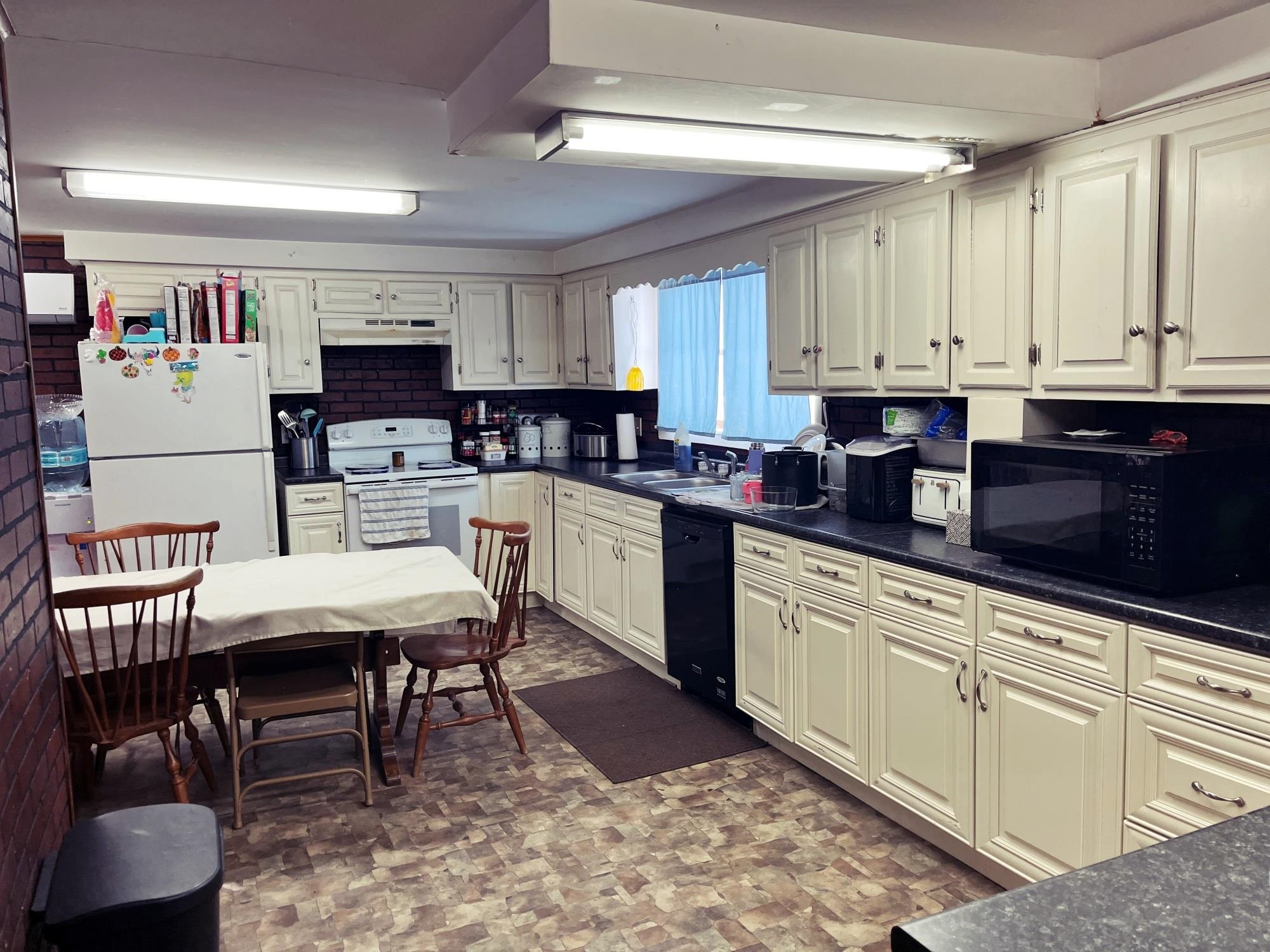 109 River Road Property Photo 10