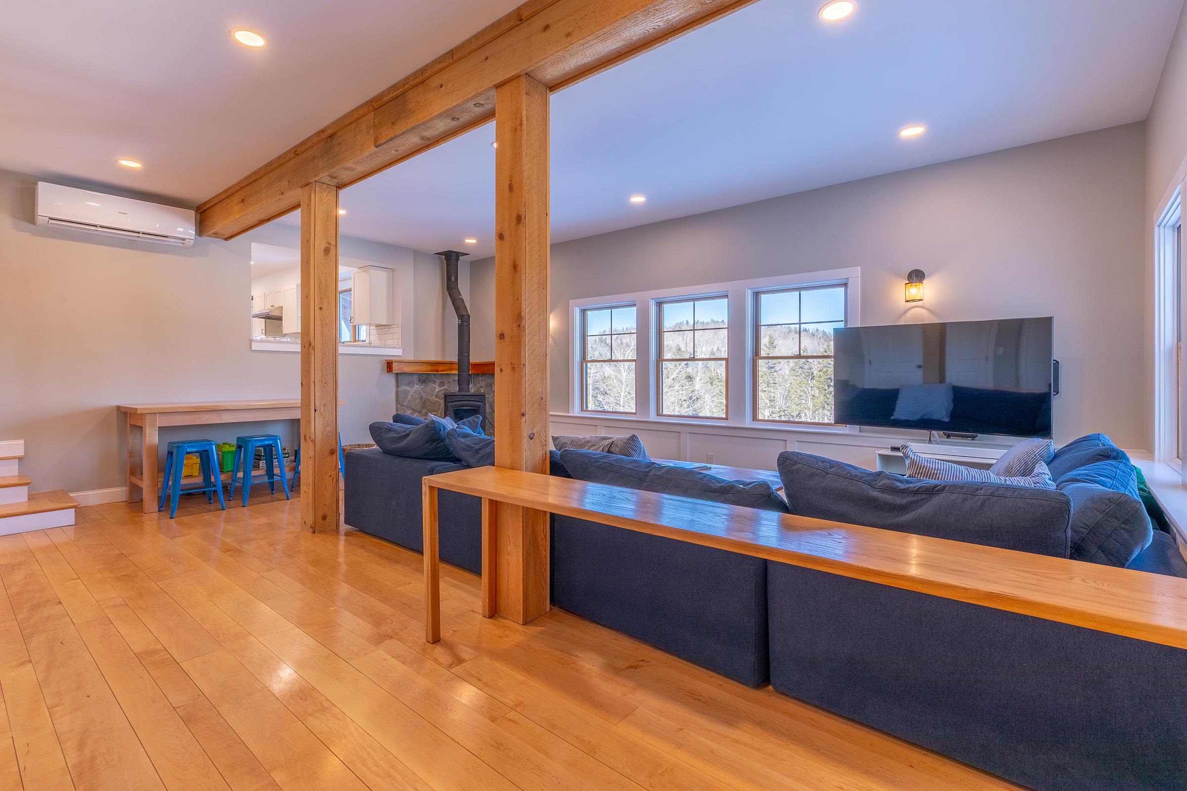 2734 Healdville Road Property Photo 4