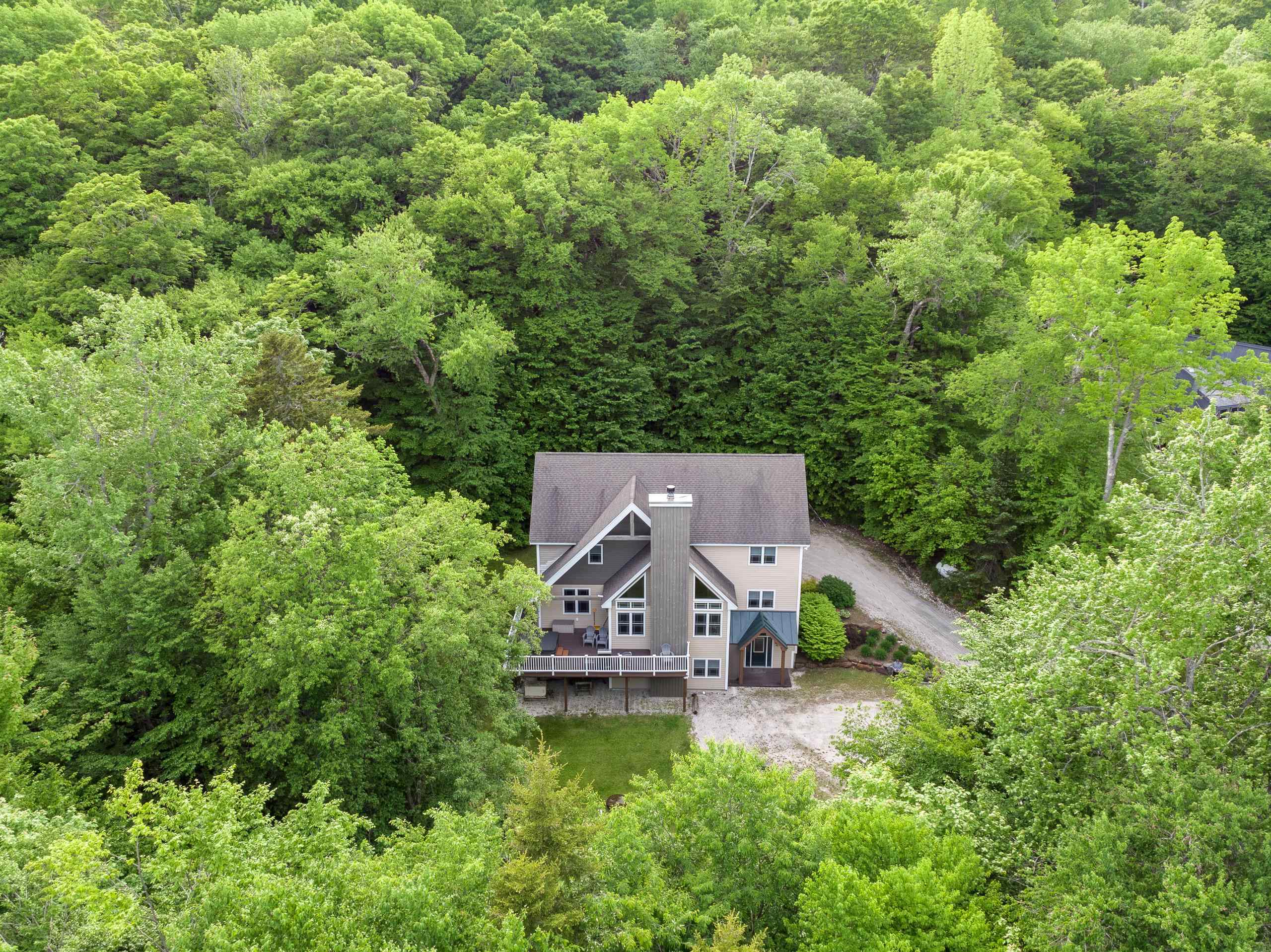 563 Rim Road Property Photo 4