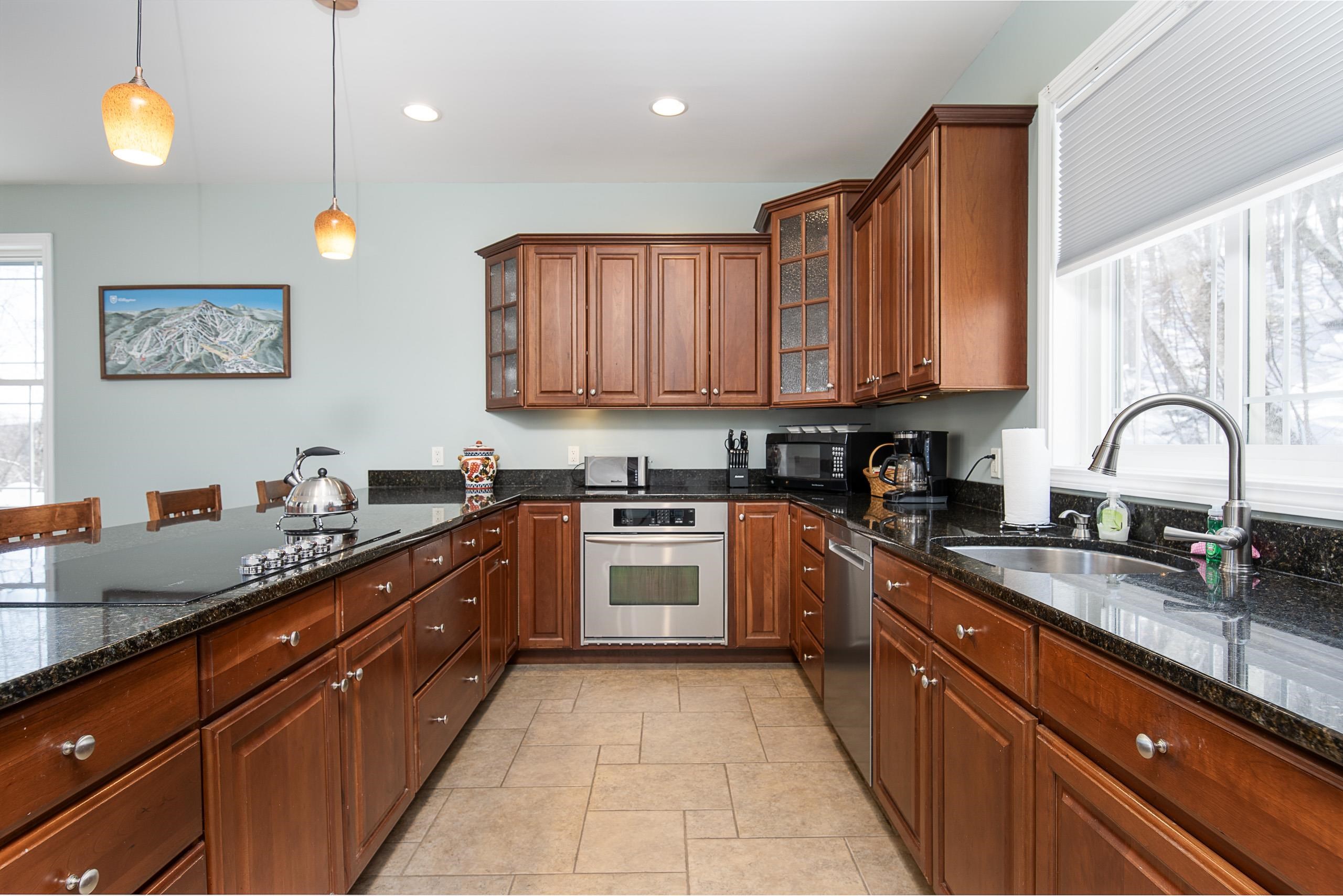 563 Rim Road Property Photo 14