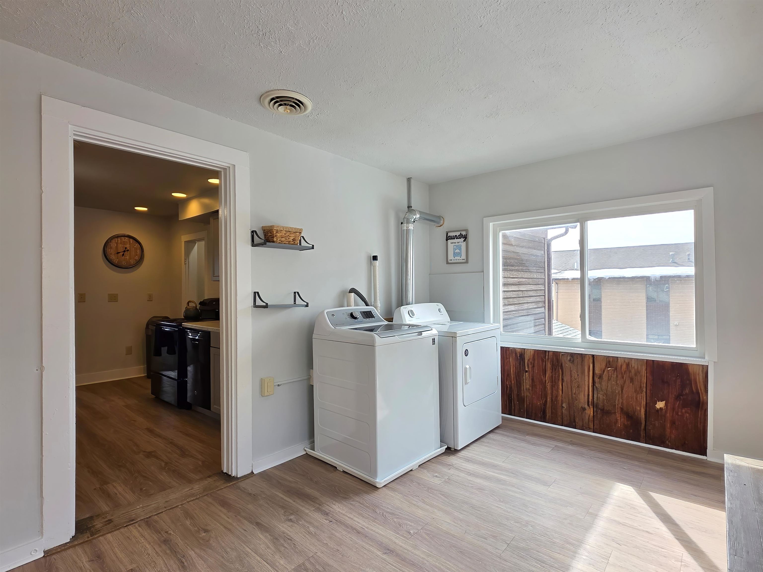 486 Main Street Property Photo 5