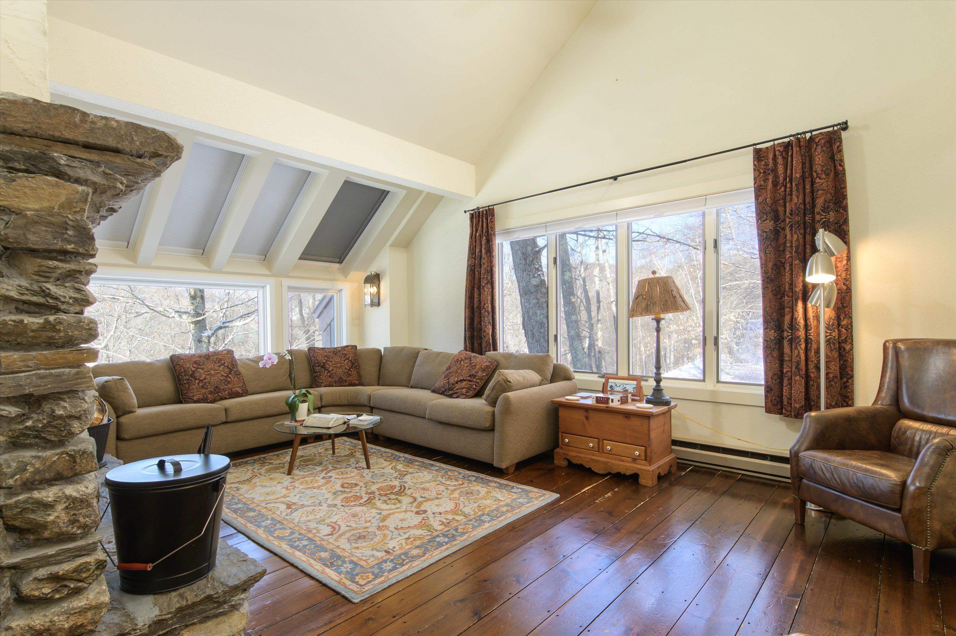 879 East Ash Road Property Photo 1