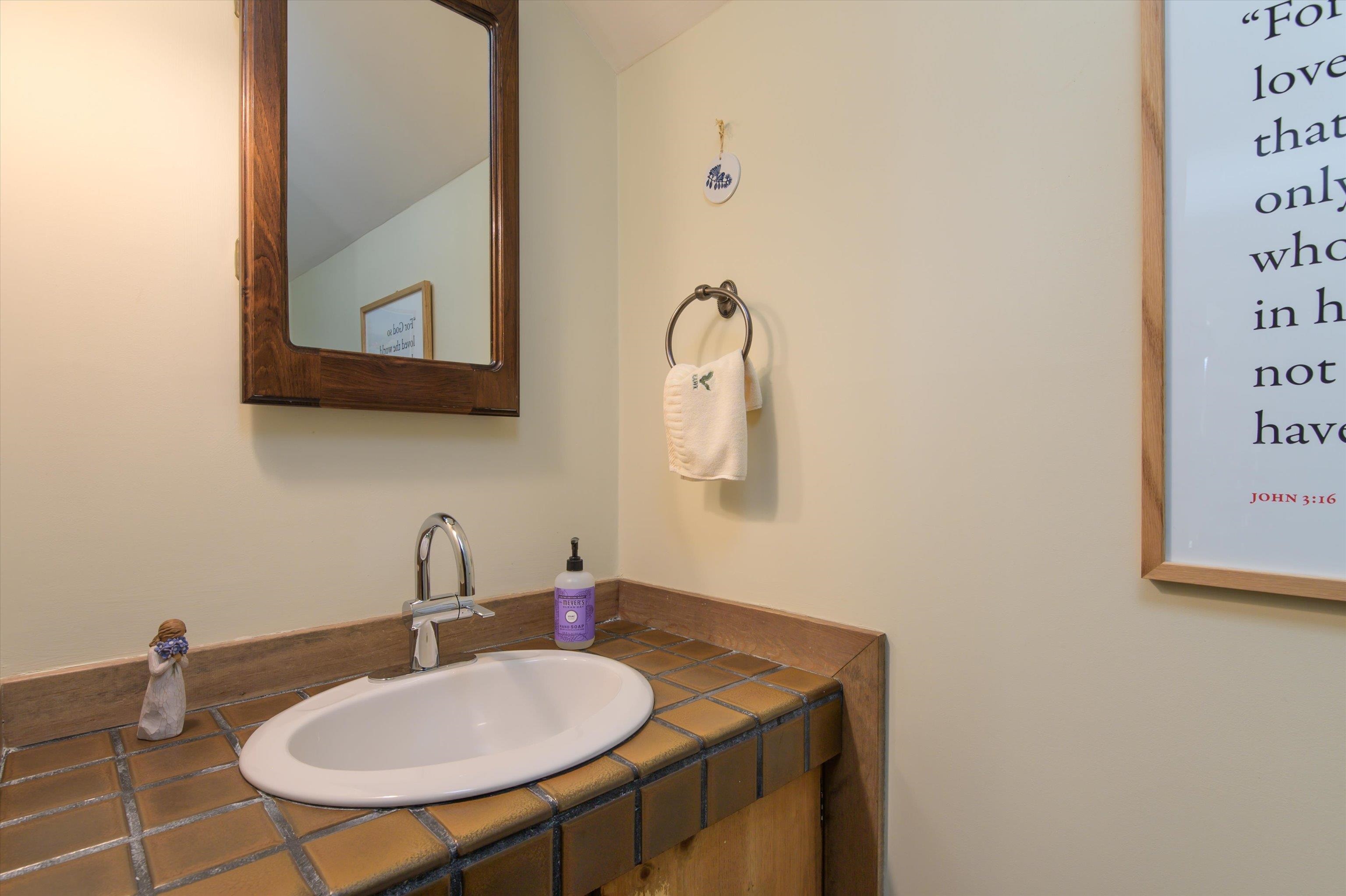 879 East Ash Road Property Photo 10
