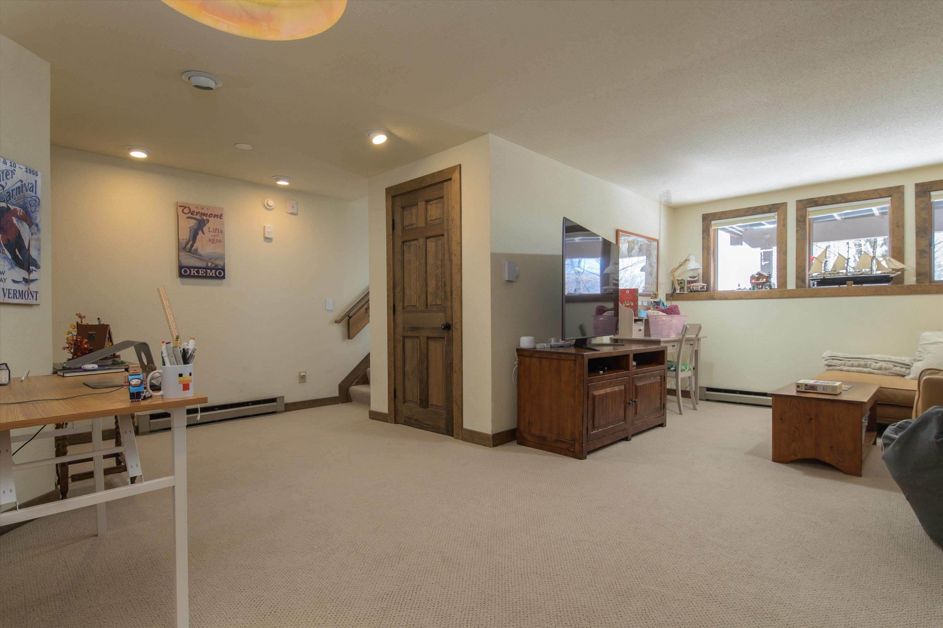 879 East Ash Road Property Photo 20