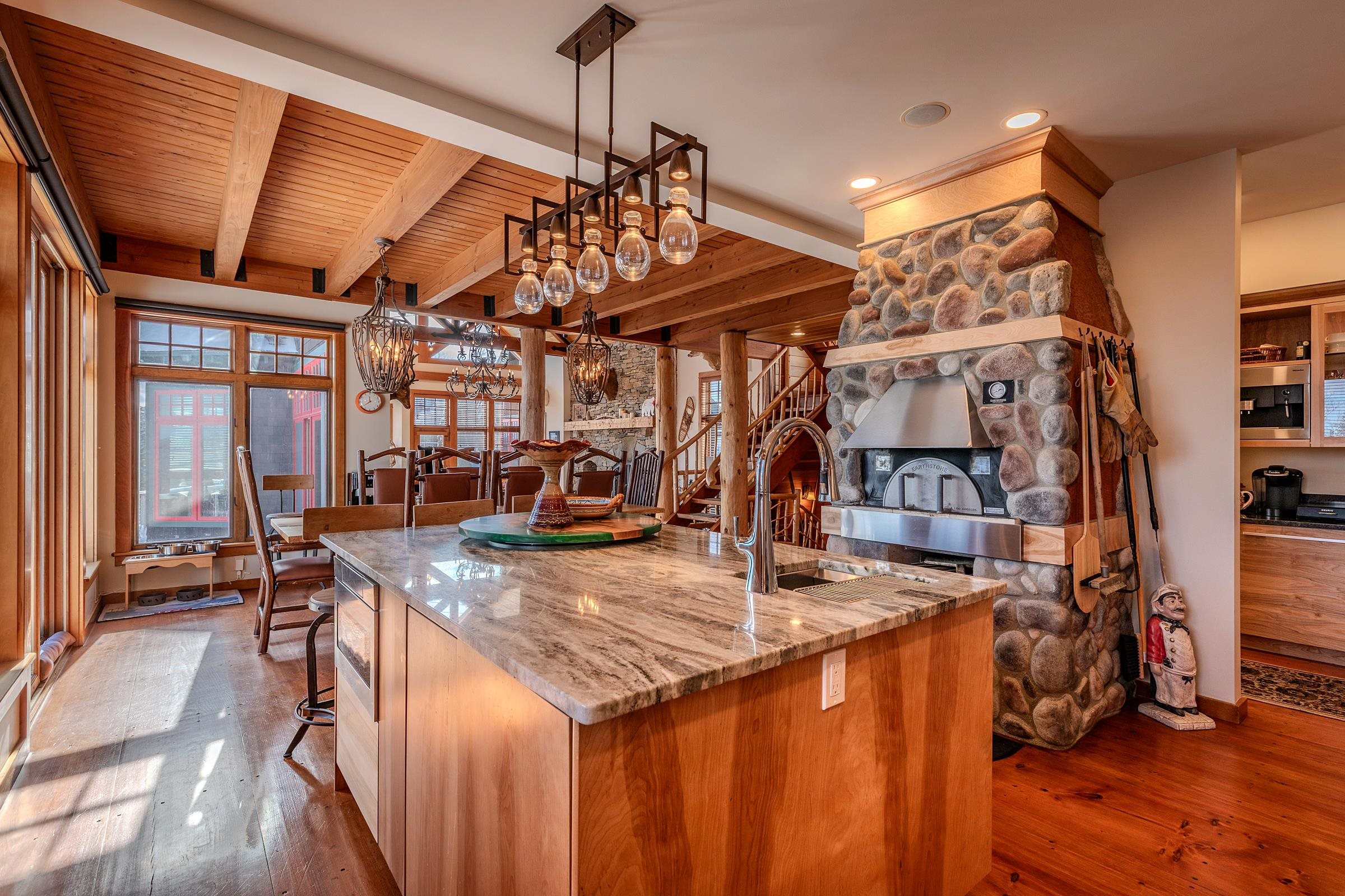 924 Okemo Ridge Road Property Photo 13