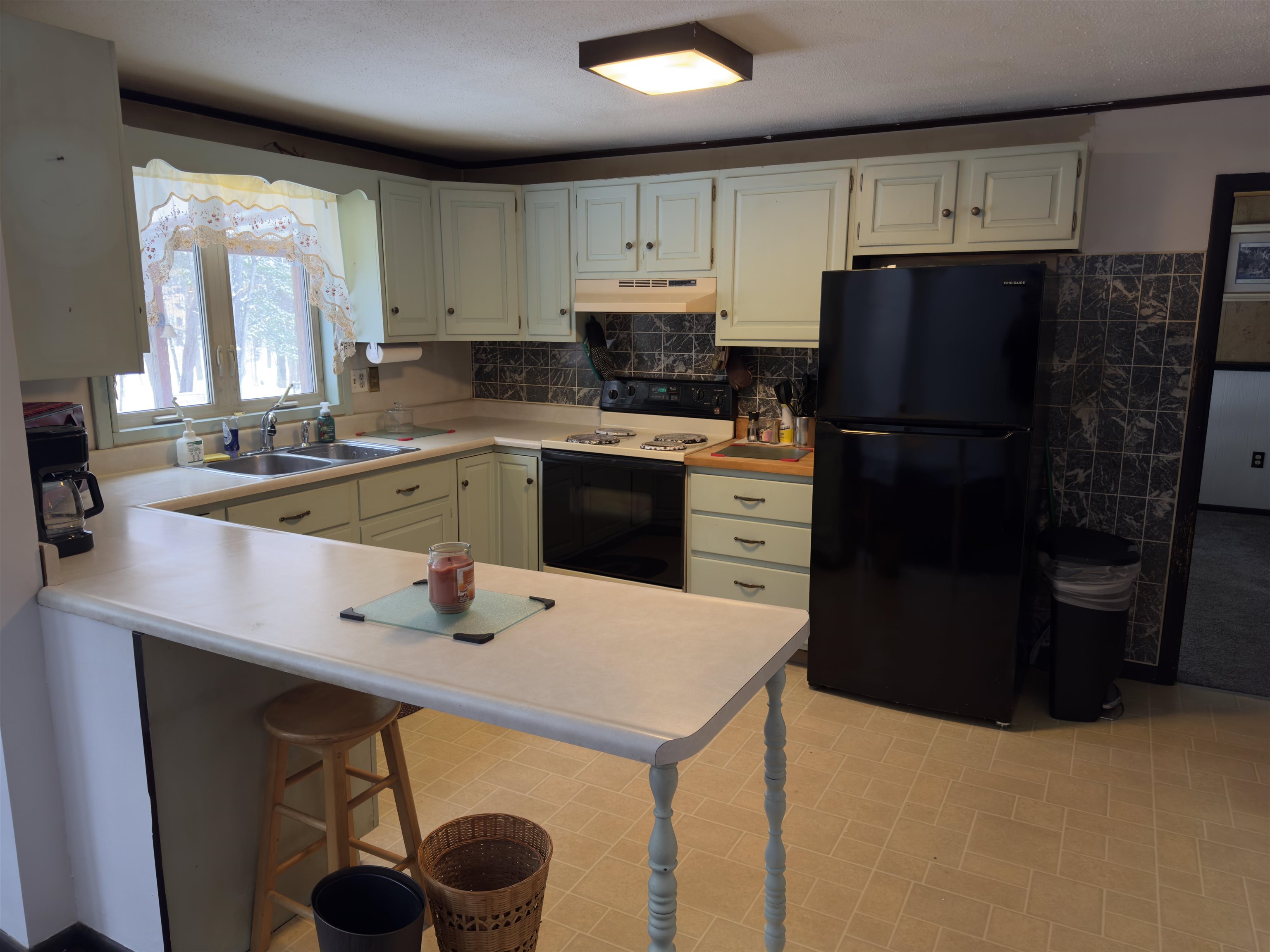 9 Fourth Street Property Photo 8