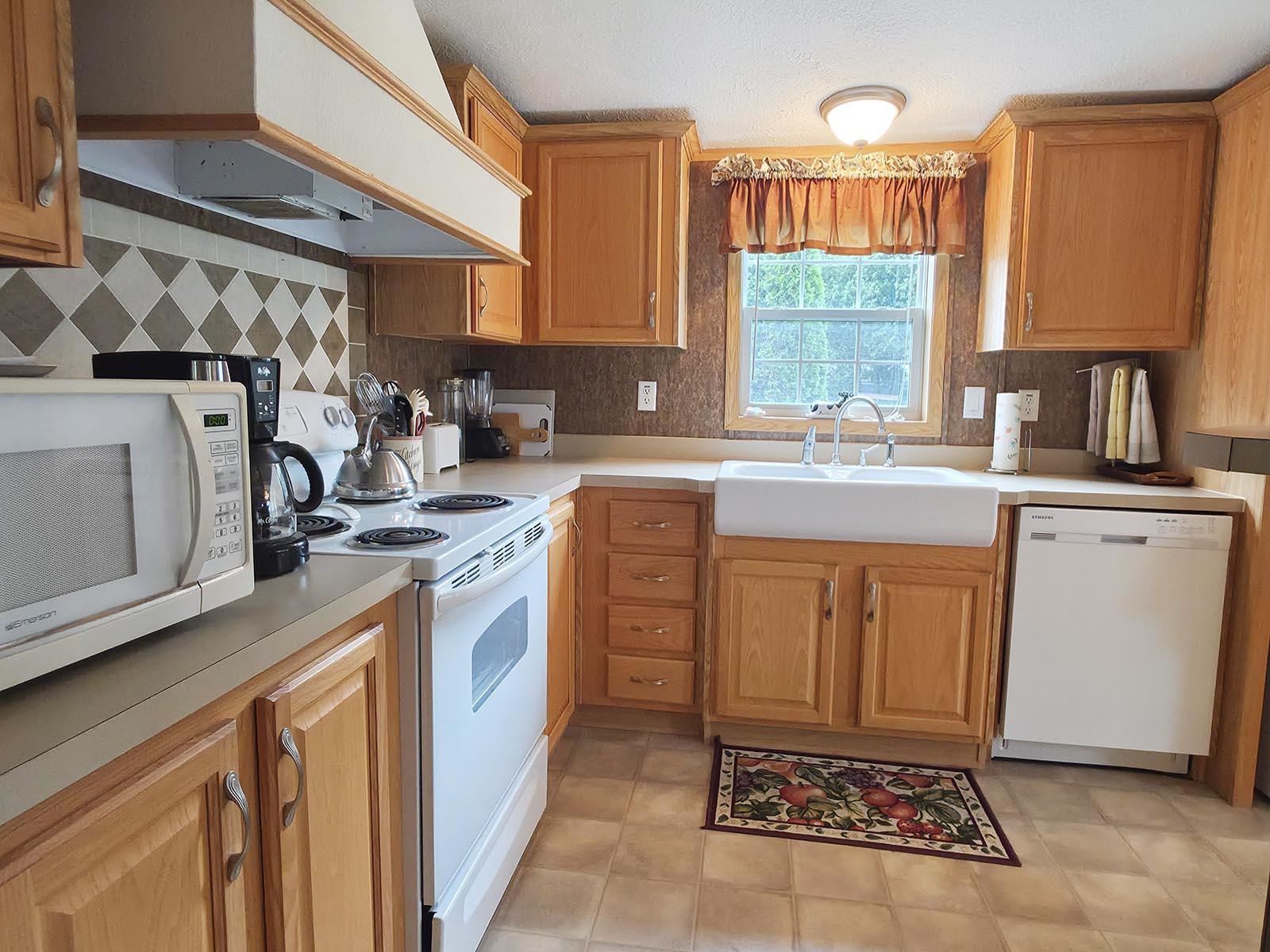 427 Dewing Road Property Photo 15