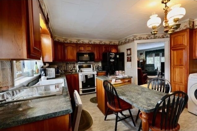 33 Grand Avenue Property Photo 3