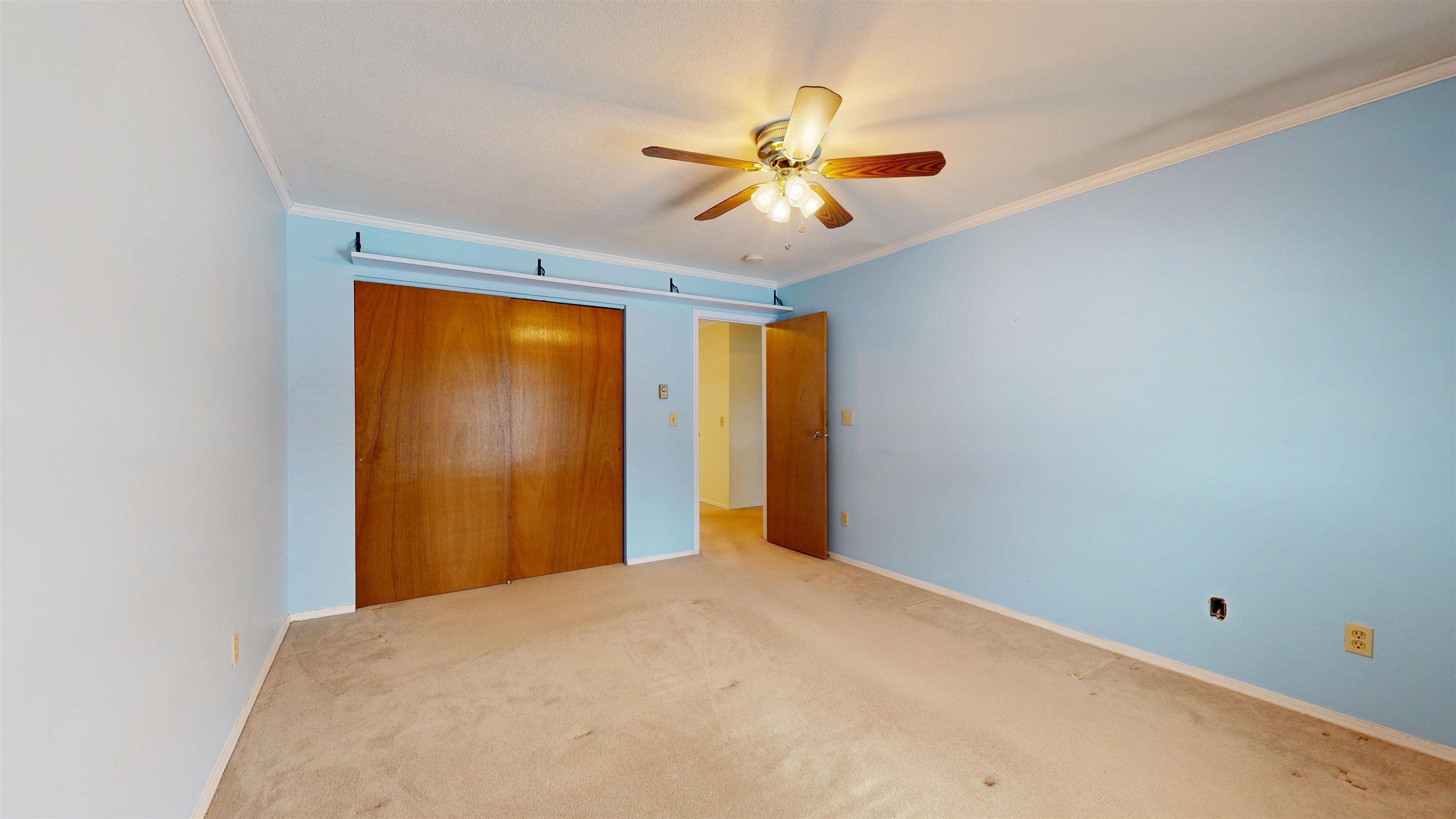 100 Kennedy Drive Property Photo 11