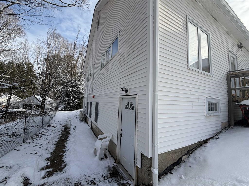 92 West Main Street Property Photo 4