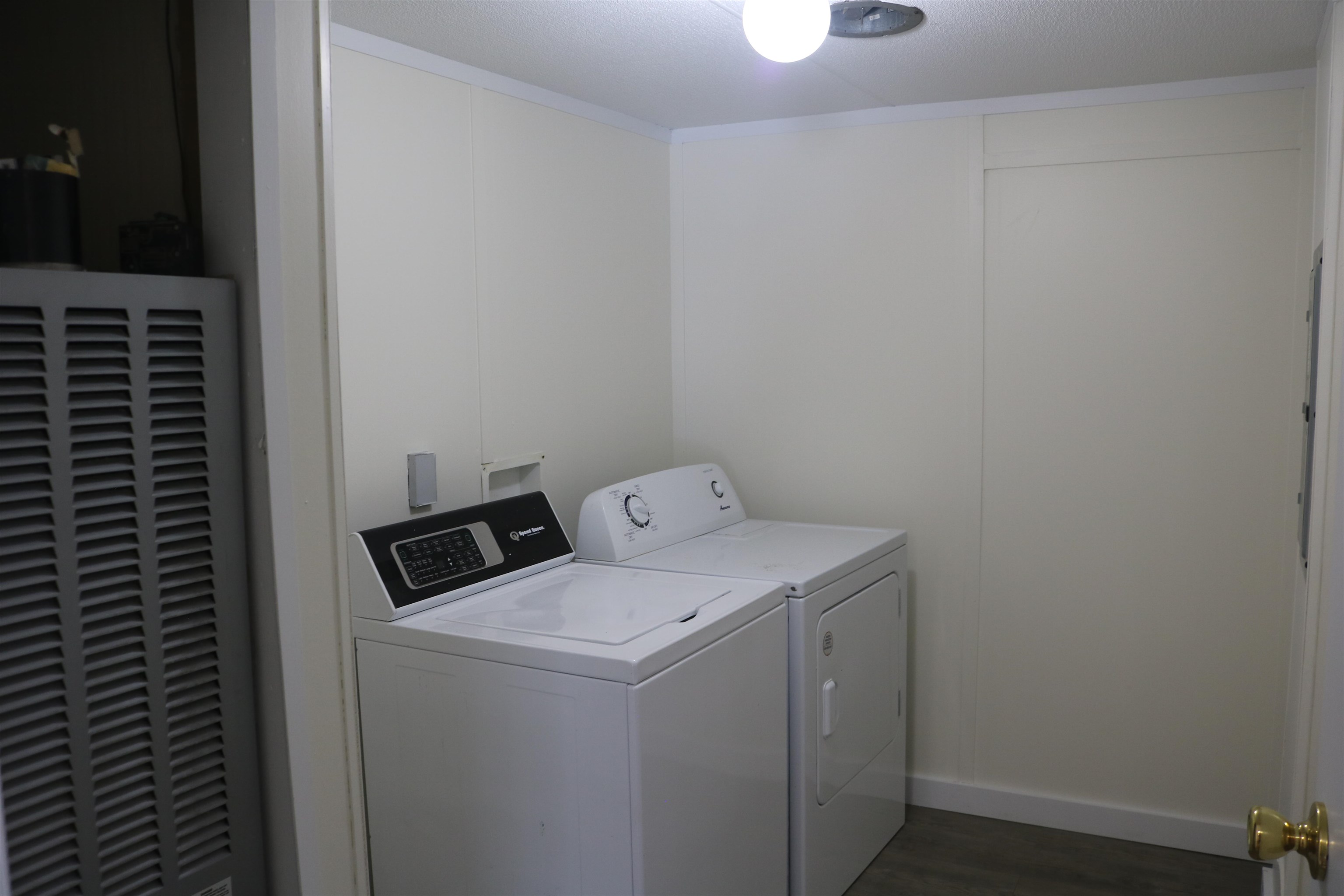 1056 Swamp Road Property Photo 14