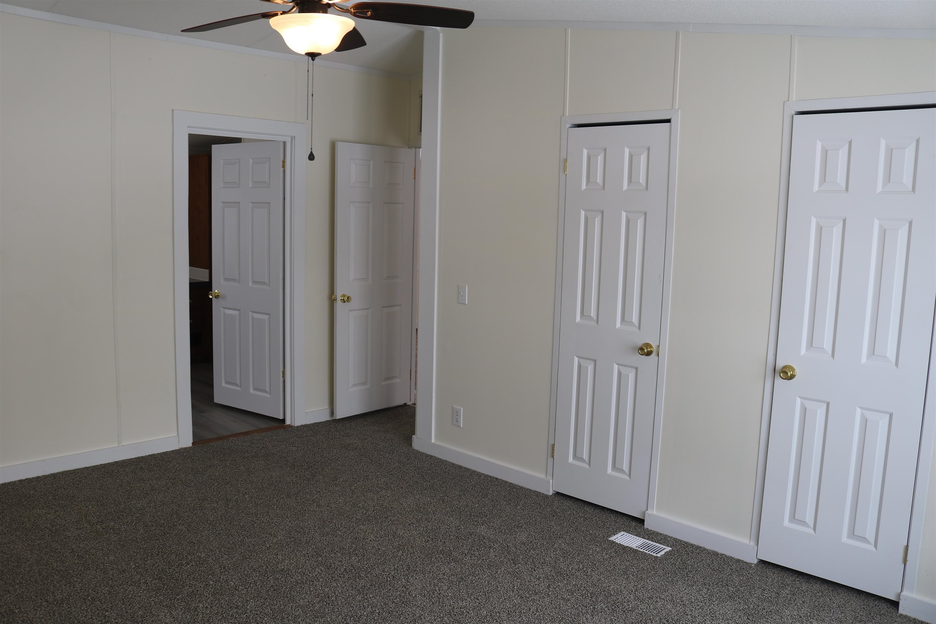 1056 Swamp Road Property Photo 23