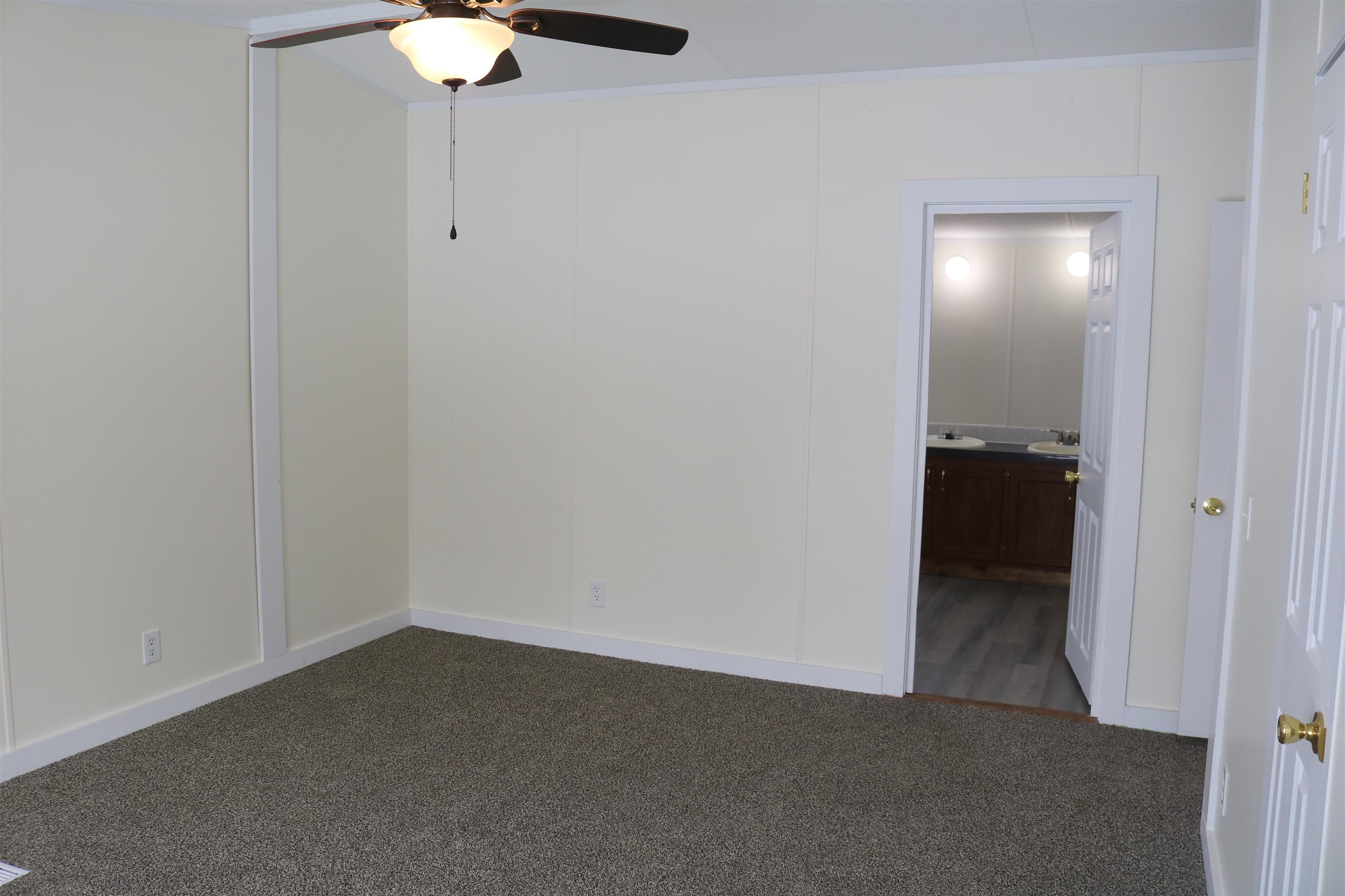 1056 Swamp Road Property Photo 24