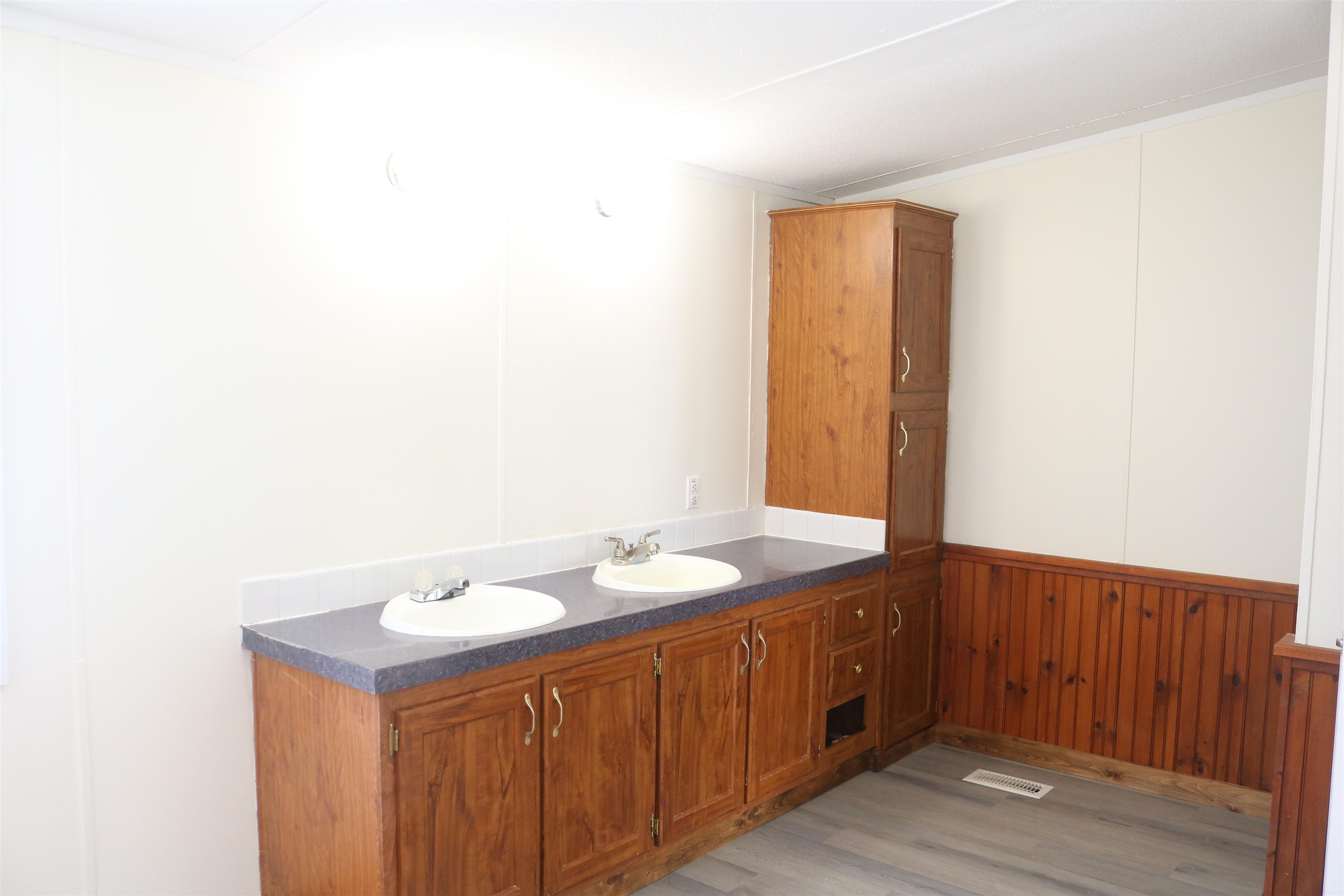 1056 Swamp Road Property Photo 26